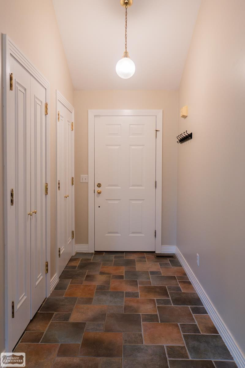51768 Blue Spruce Drive, Macomb, MI 48042 — Photo 6