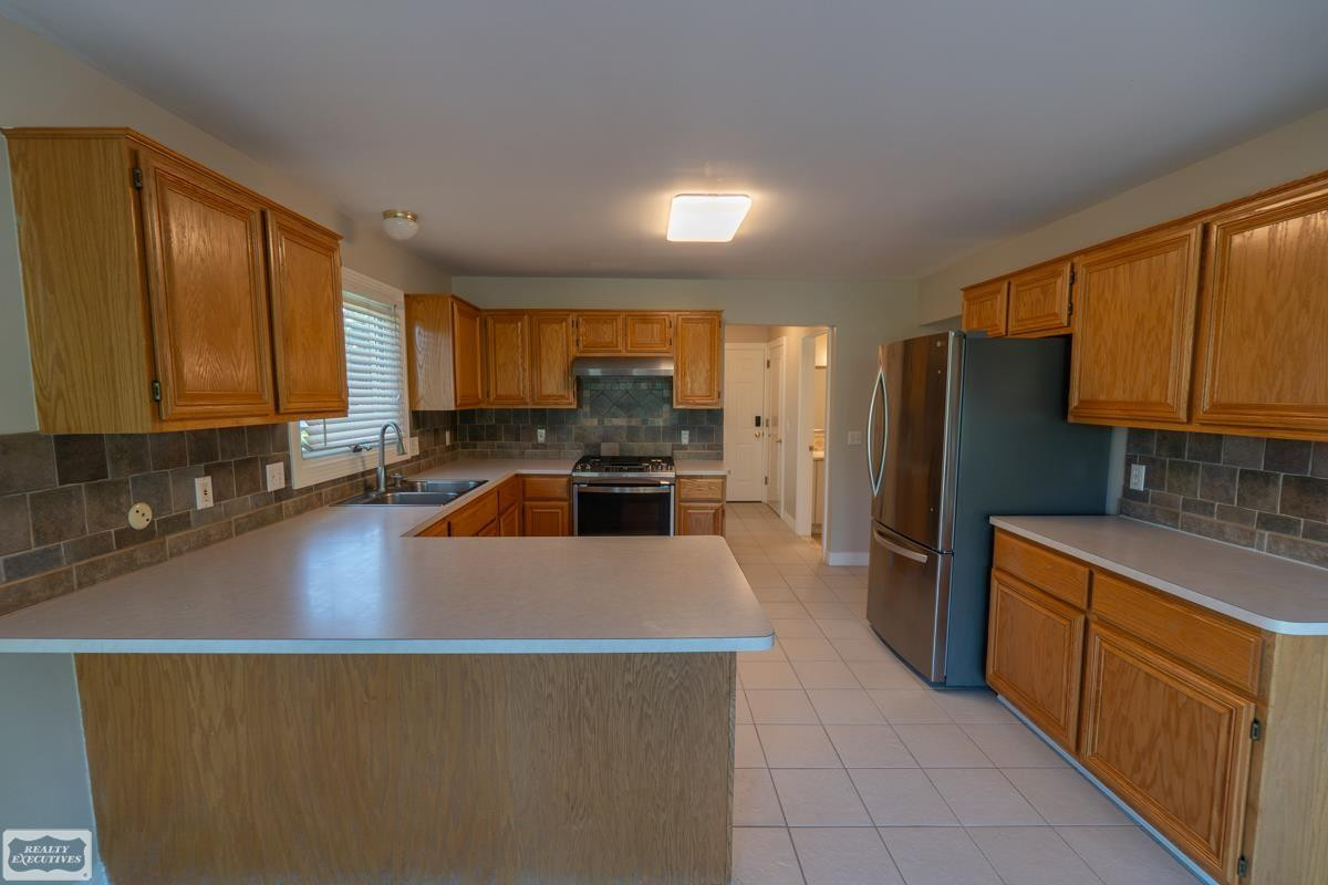 51768 Blue Spruce Drive, Macomb, MI 48042 — Photo 11