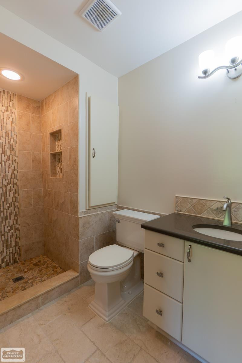 51768 Blue Spruce Drive, Macomb, MI 48042 — Photo 21