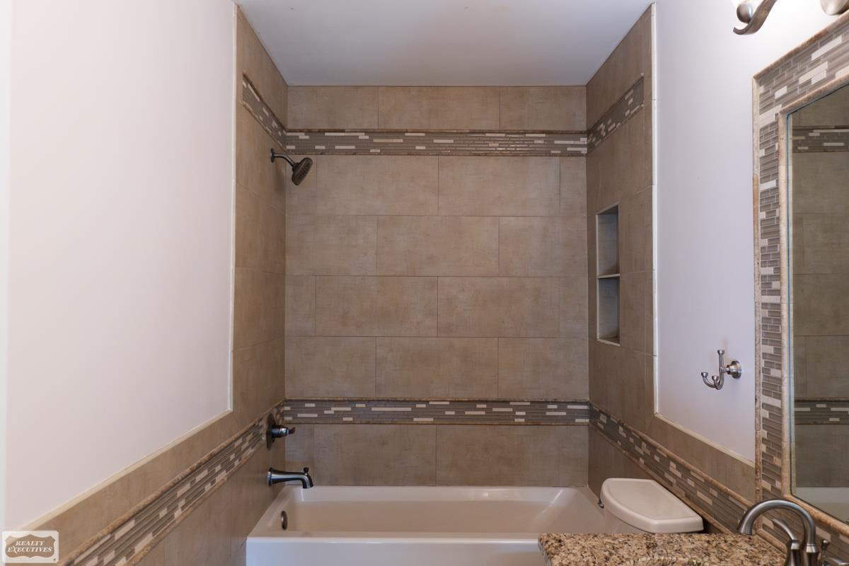 51768 Blue Spruce Drive, Macomb, MI 48042 — Photo 30