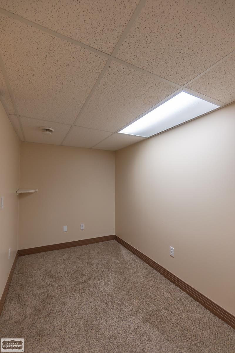 51768 Blue Spruce Drive, Macomb, MI 48042 — Photo 37