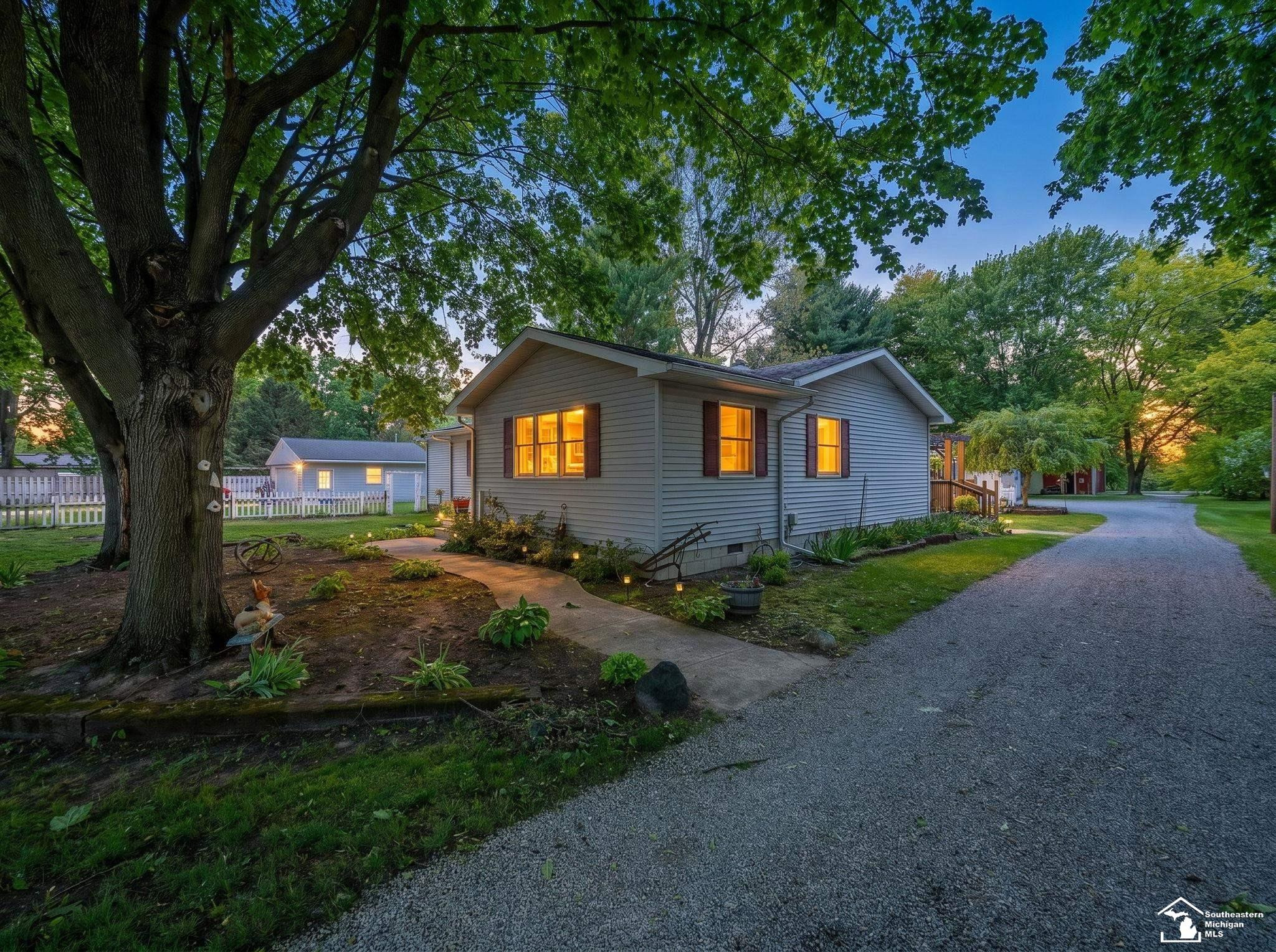 5215 WELLS Road, Petersburg, MI 49270 — Photo 2