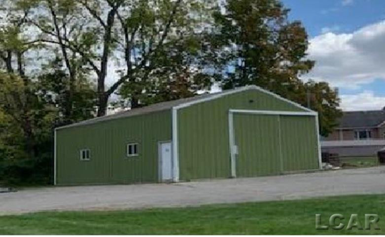 700 Oakwood Avenue, Adrian, MI 49221 — front exterior