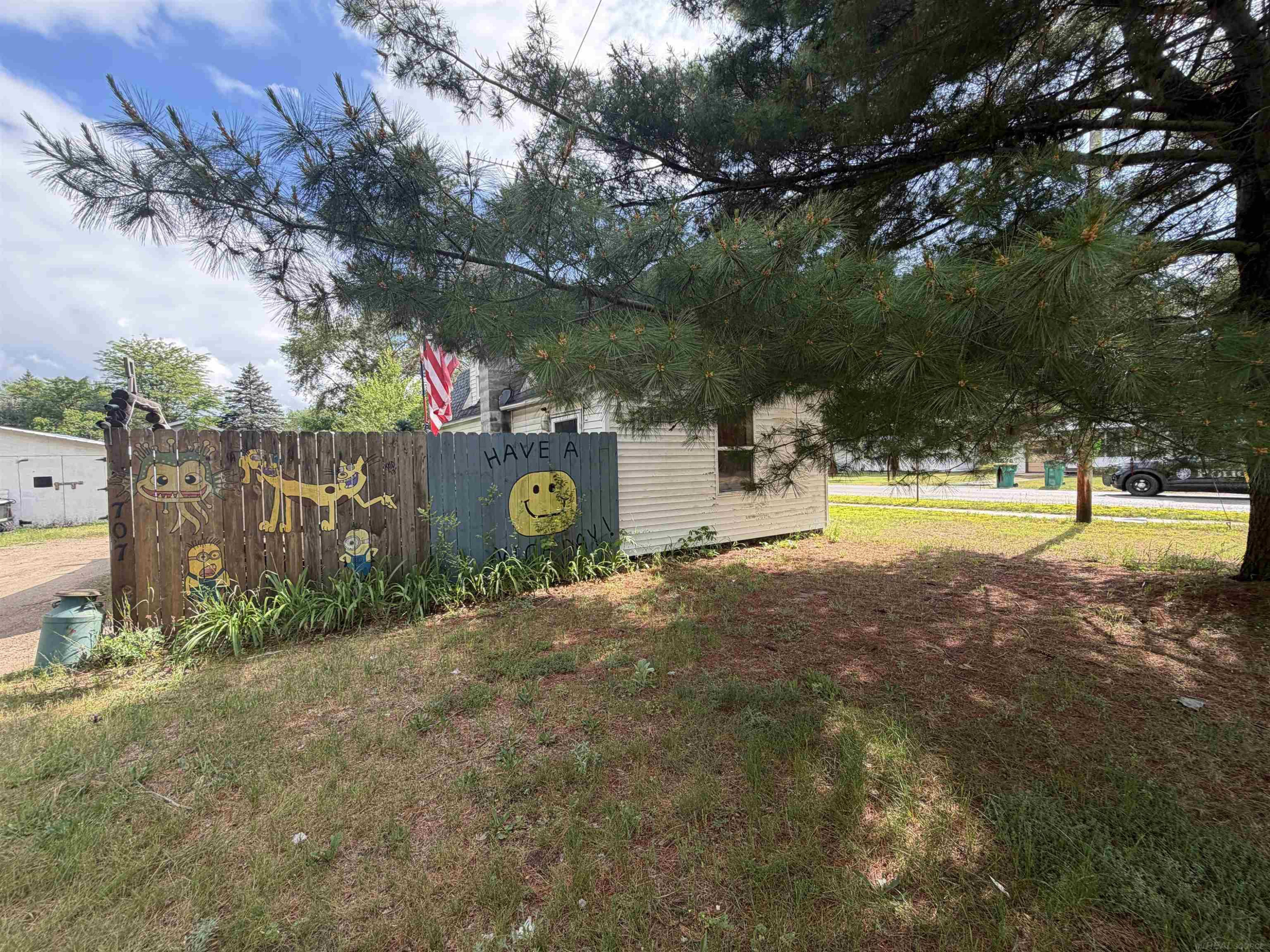 707 W 1ST Street, Gladwin, MI 48624 — Photo 3