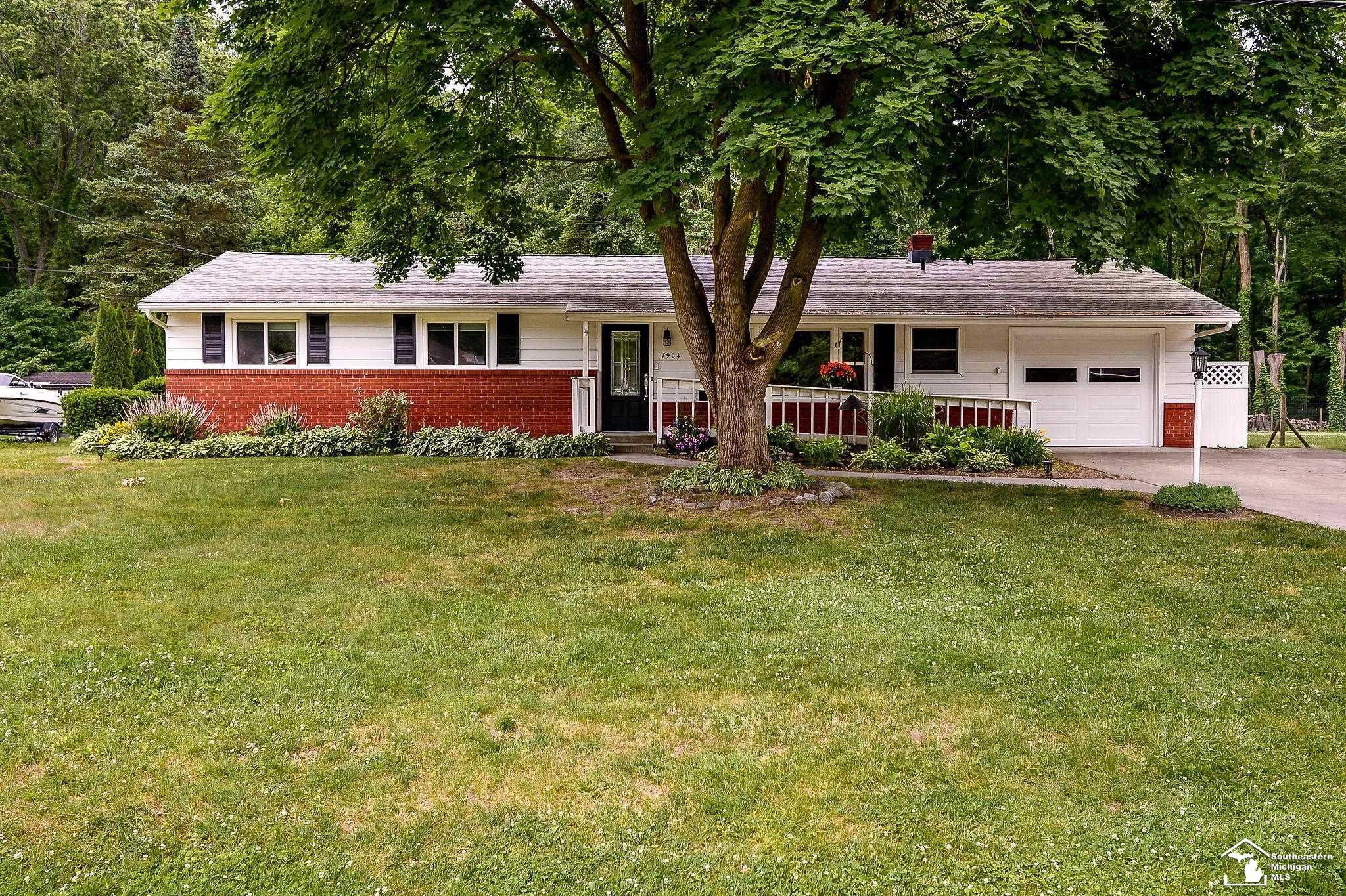 7904 Comanche Trail, Temperance, MI 48182