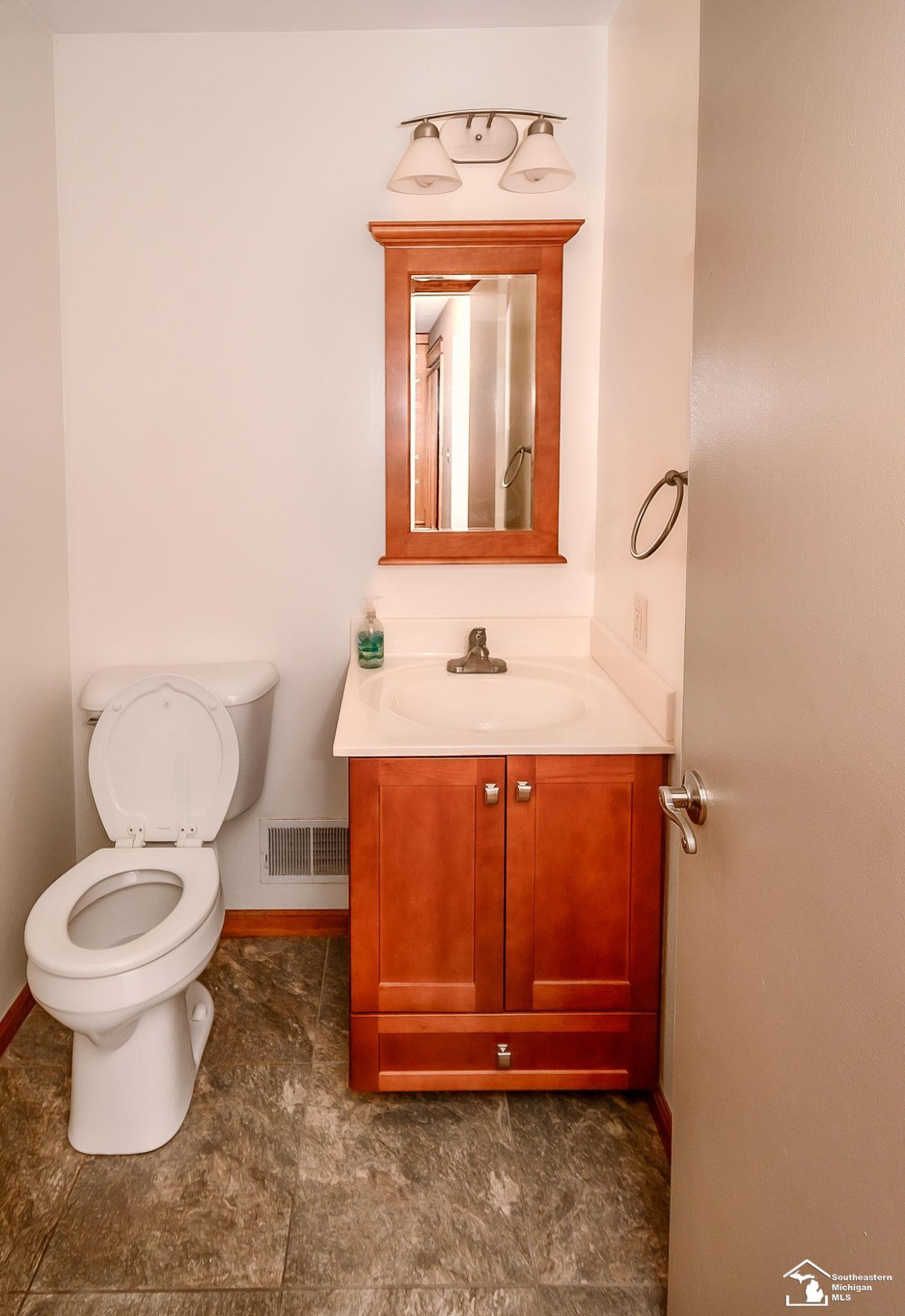 7904 Comanche Trail, Temperance, MI 48182 — Photo 12