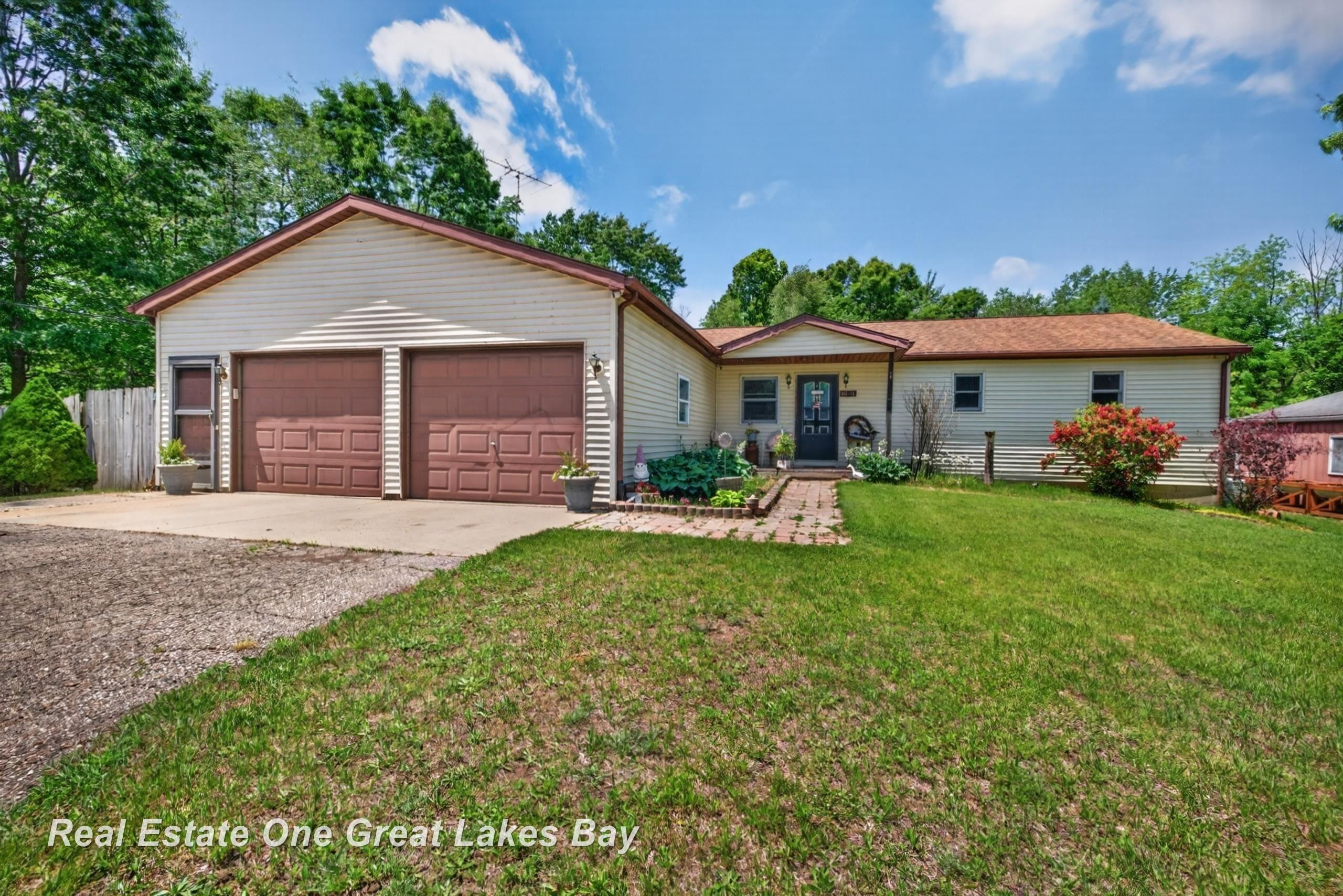 6153 Marathon Road, Otter Lake, MI 48464