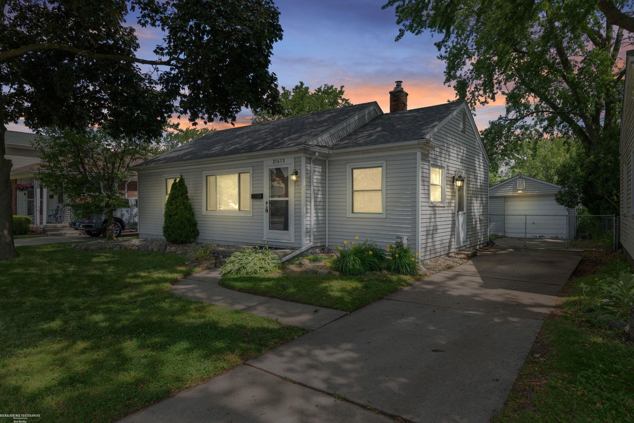 21613 Bon Heur Street, Saint Clair Shores, MI 48081 — Photo 2