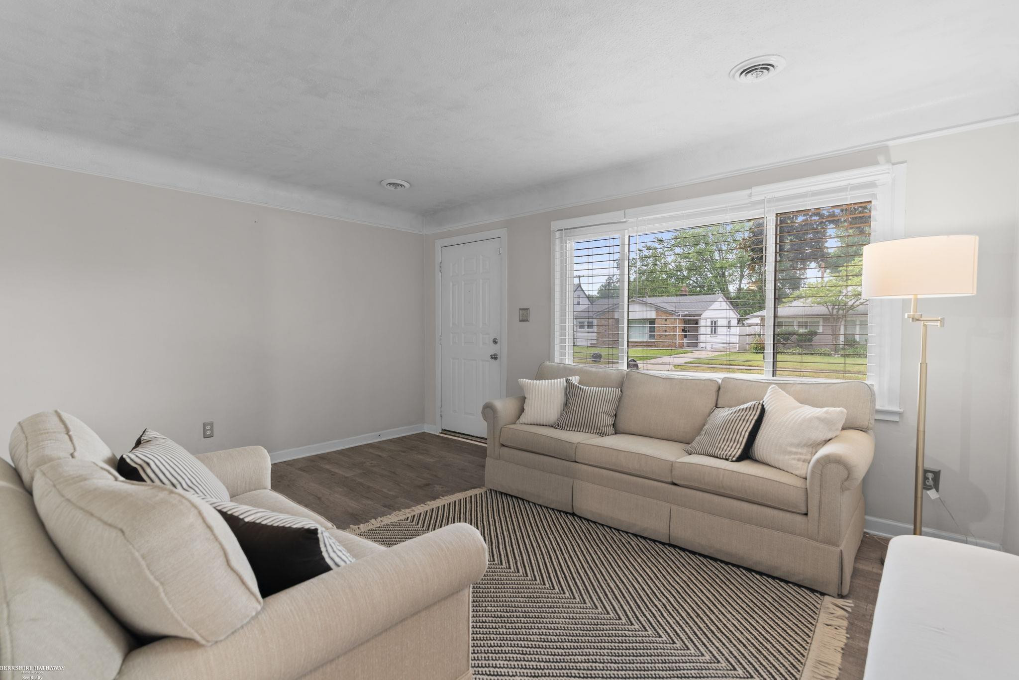 21613 Bon Heur Street, Saint Clair Shores, MI 48081 — Photo 5