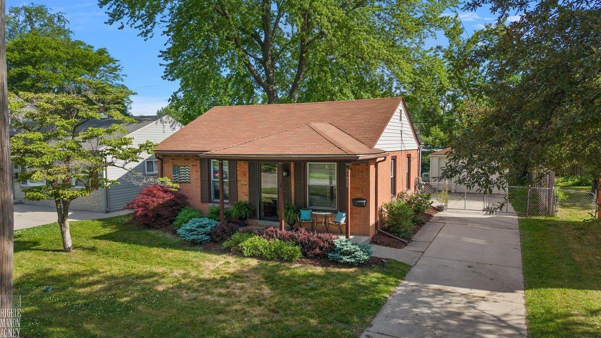 21935 Lange Street, Saint Clair Shores, MI 48080 — front exterior