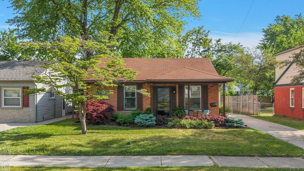 21935 Lange Street, Saint Clair Shores, MI 48080 — Photo 4