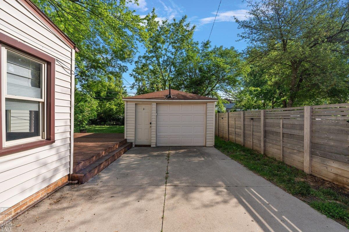 21935 Lange Street, Saint Clair Shores, MI 48080 — Photo 38