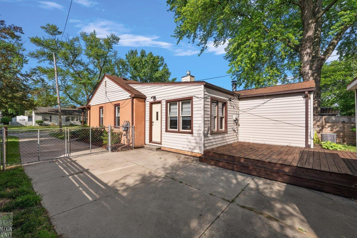 21935 Lange Street, Saint Clair Shores, MI 48080 — Photo 39