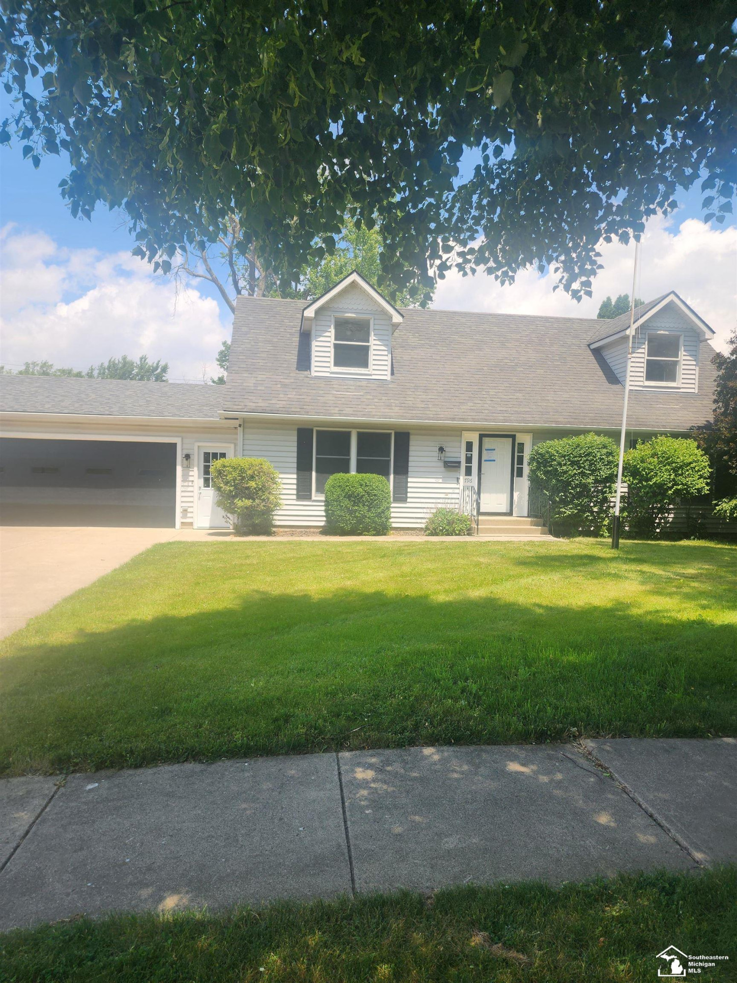 796 Plank Street, Dundee, MI 48131 — front exterior