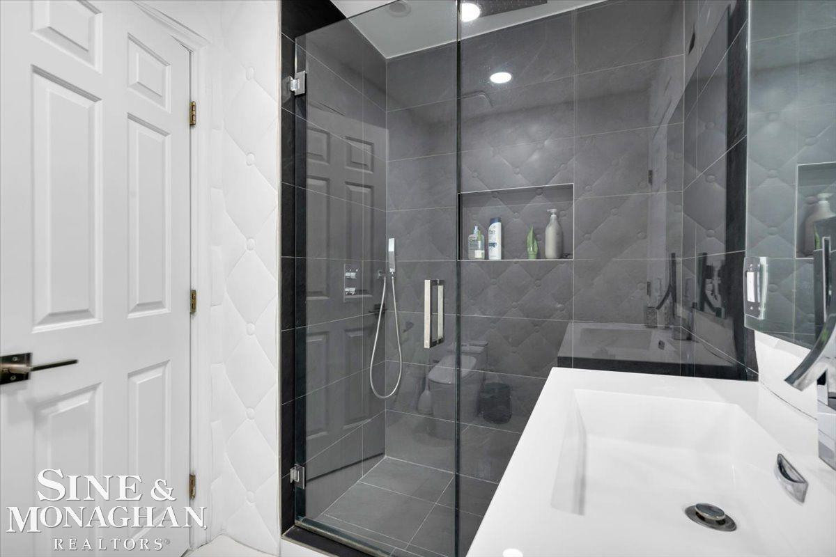1289 Creek Pointe Drive, Rochester, MI 48307 — Photo 36