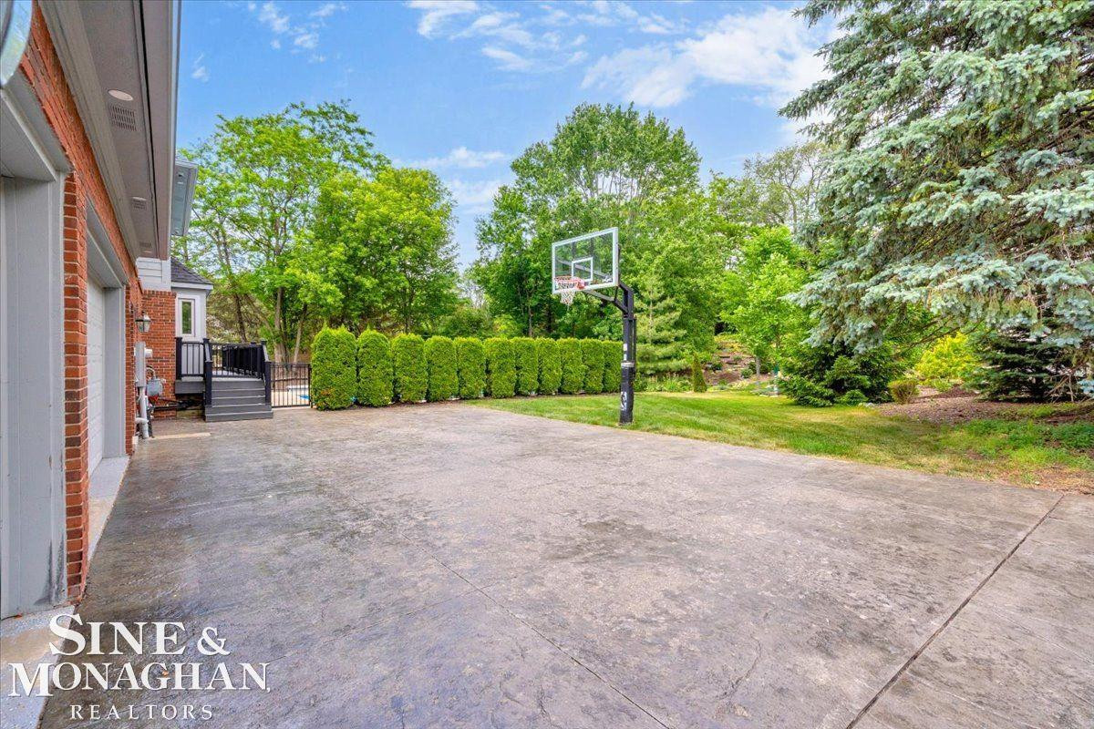 1289 Creek Pointe Drive, Rochester, MI 48307 — Photo 69