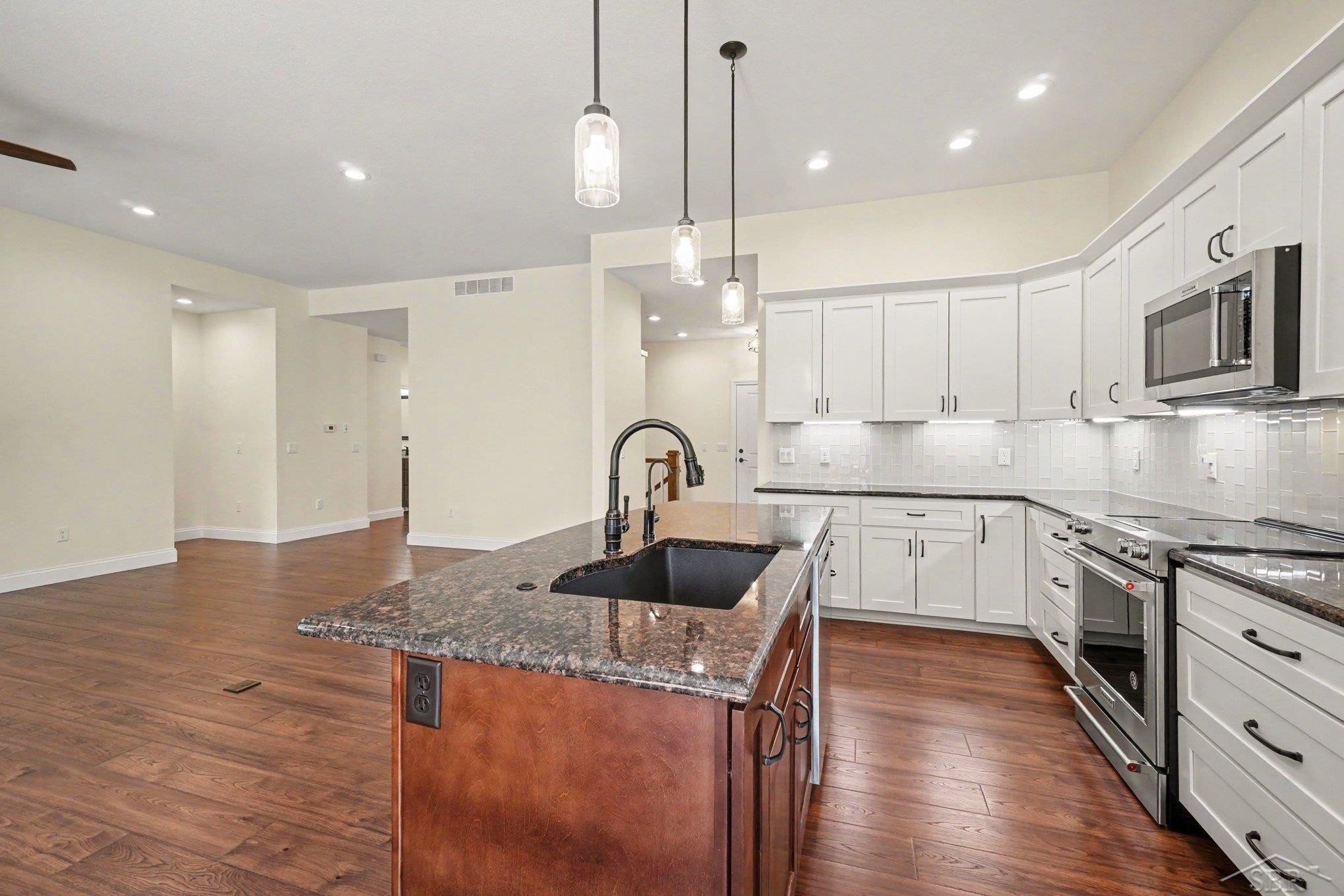 5409 Greenridge Drive, Midland, MI 48640 — Photo 11
