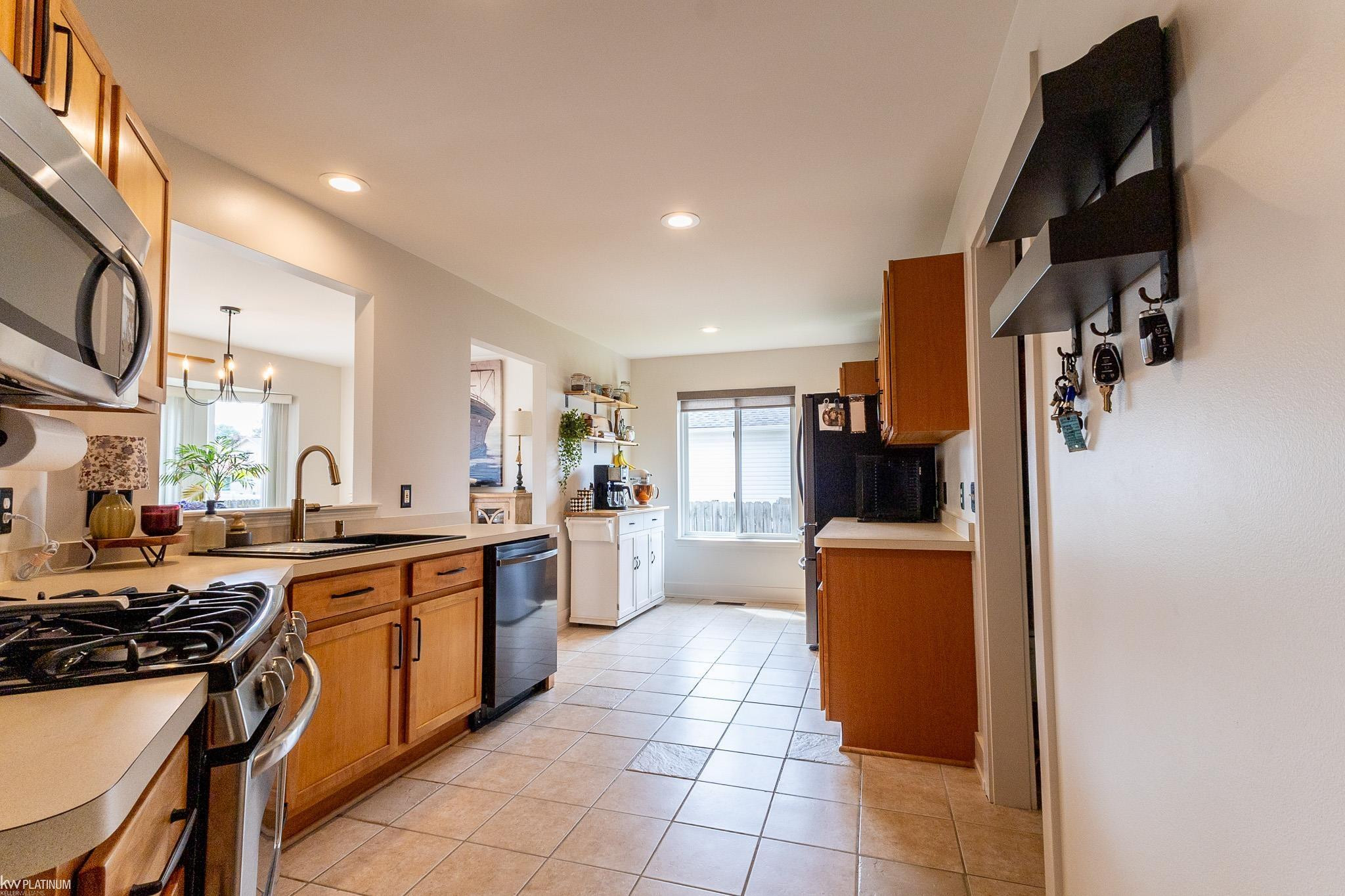 24444 KOLLEEN Lane, Clinton Twp, MI 48035 — Photo 16