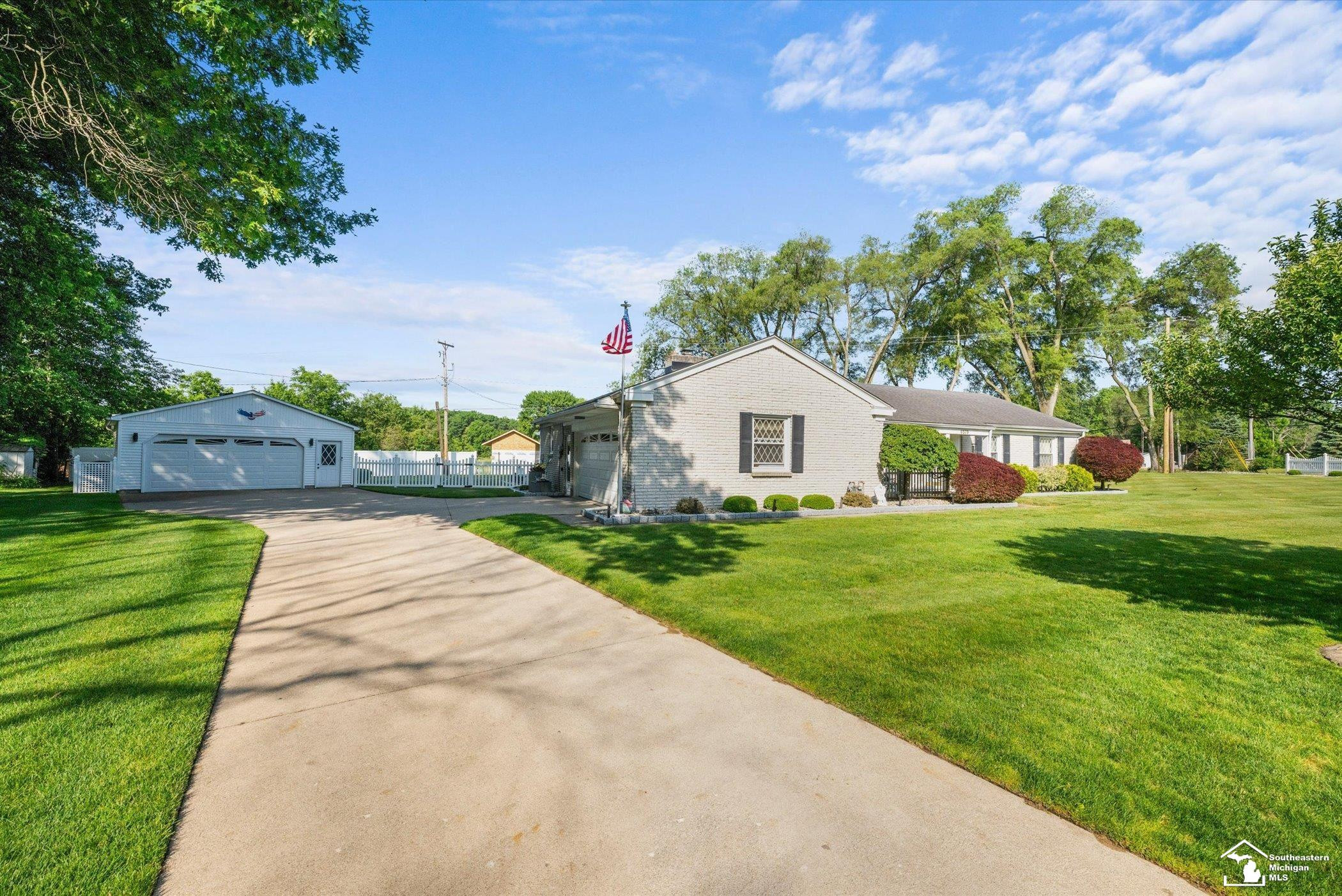 6579 Centennial Drive, Temperance, MI 48182 — Photo 2
