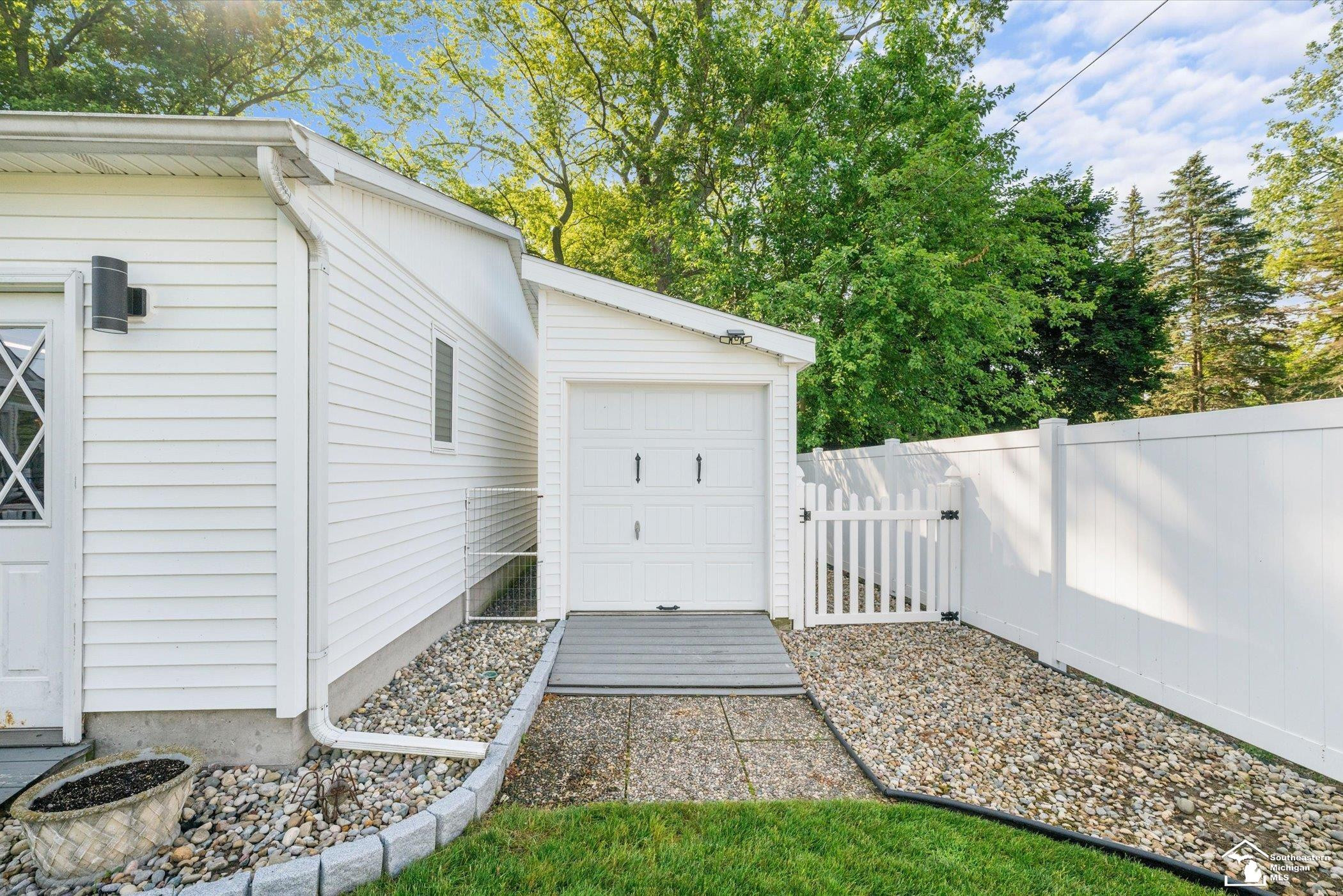 6579 Centennial Drive, Temperance, MI 48182 — Photo 33