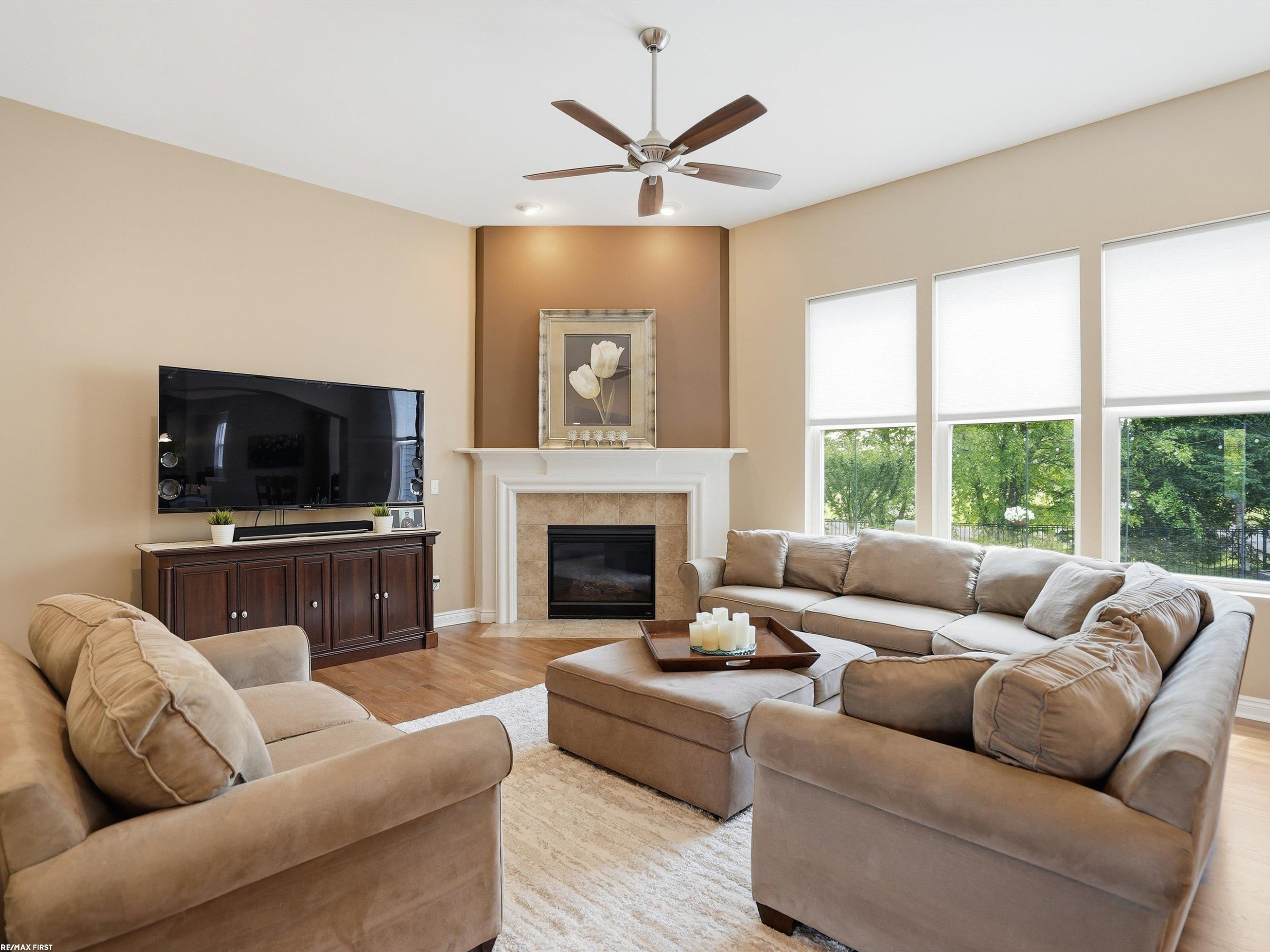 49090 Camarosa Lane, Macomb, MI 48044 — Photo 9
