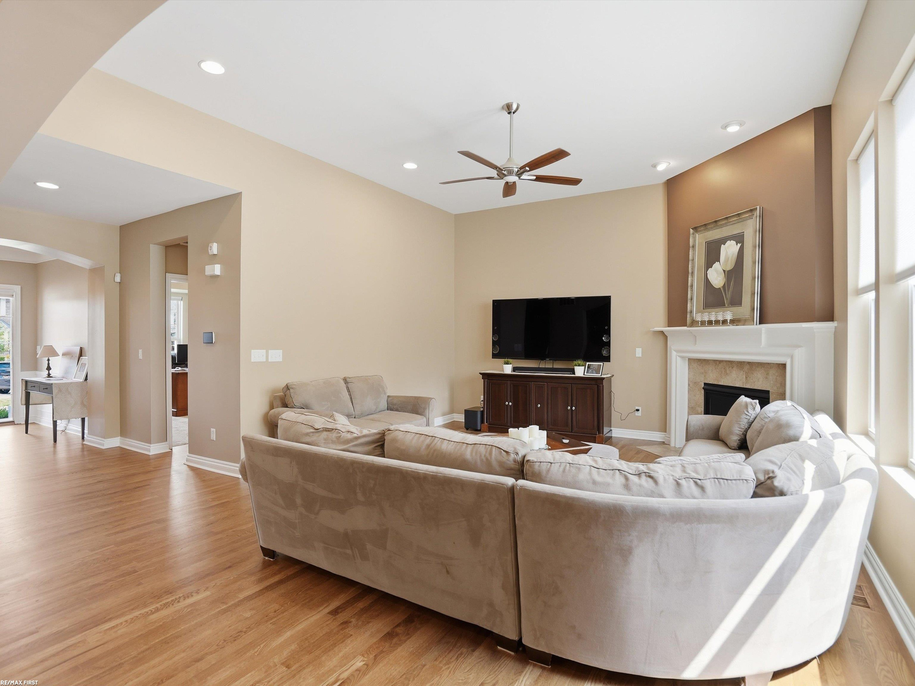 49090 Camarosa Lane, Macomb, MI 48044 — Photo 11