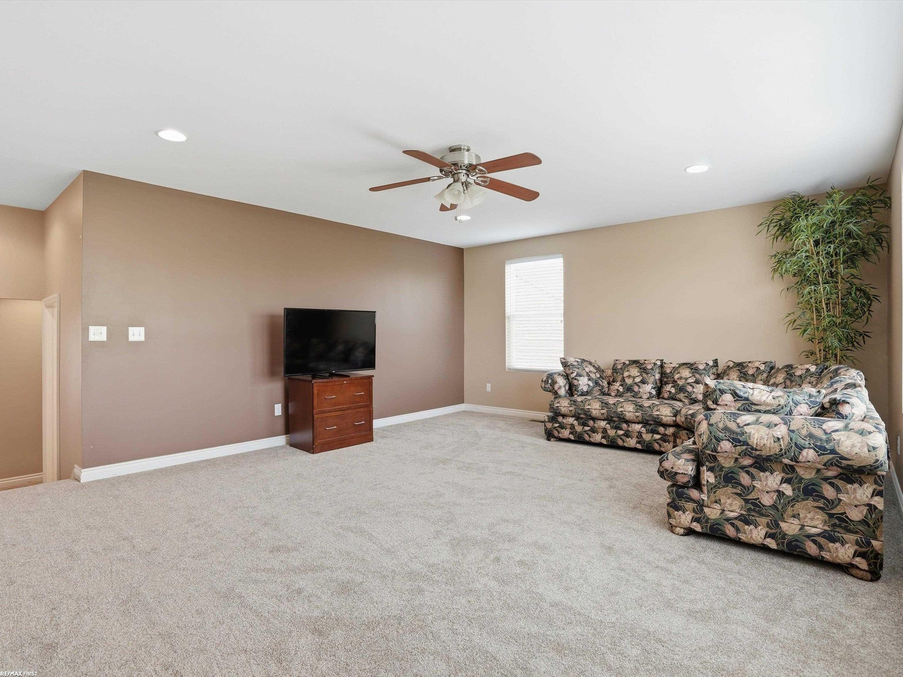 49090 Camarosa Lane, Macomb, MI 48044 — Photo 40