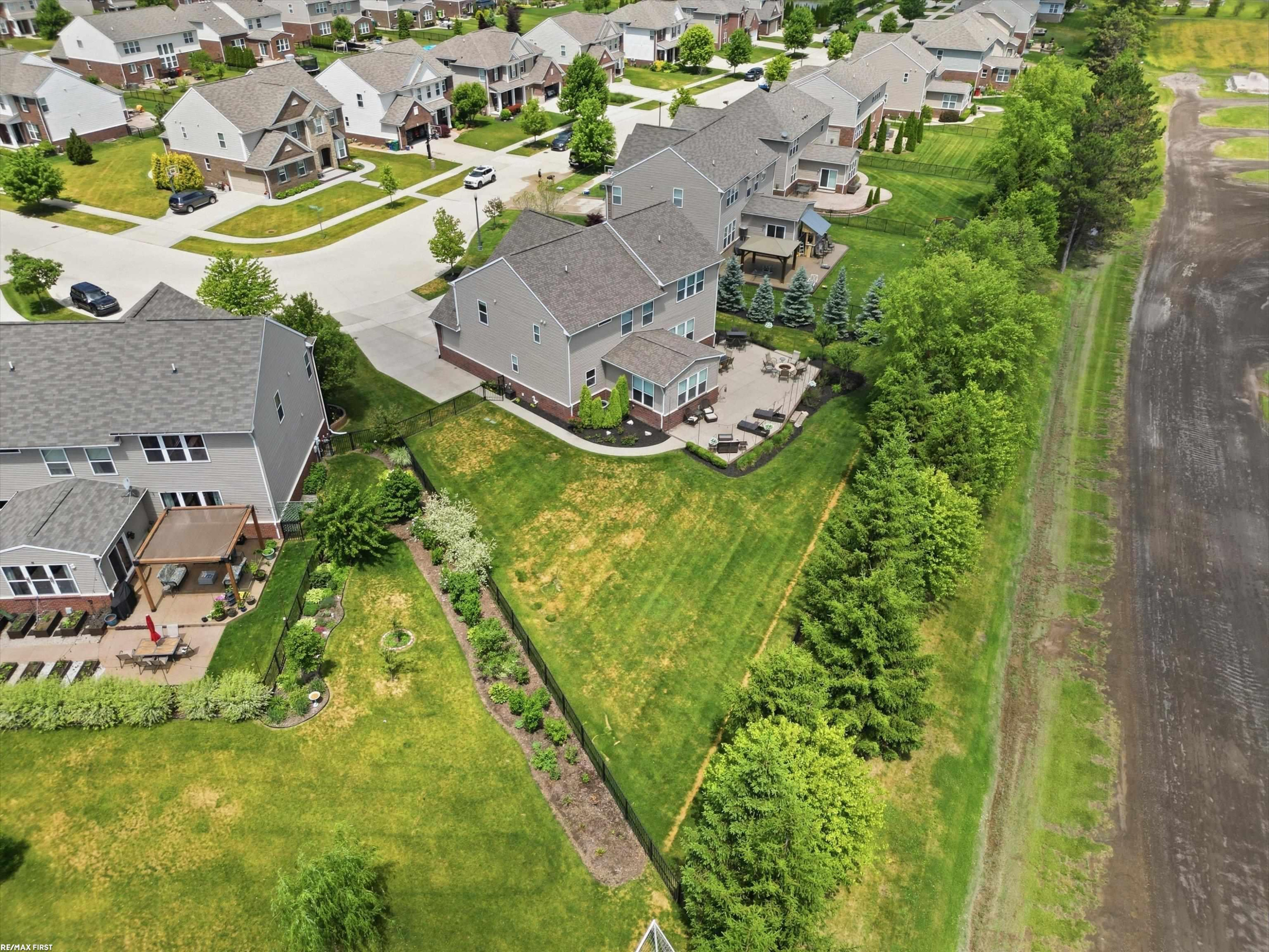49090 Camarosa Lane, Macomb, MI 48044 — Photo 68