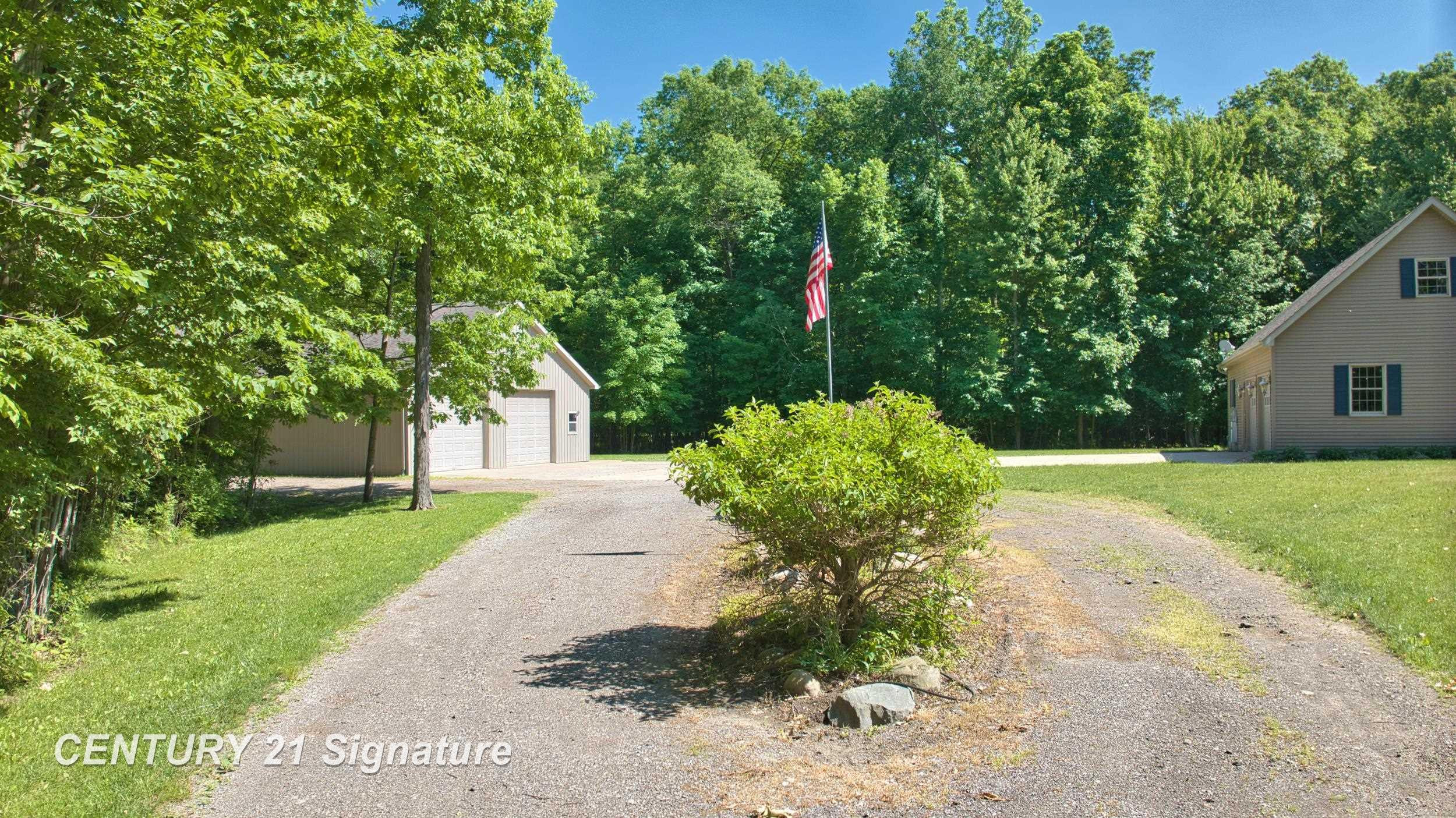 7147 Gary Road, Chesaning, MI 48616 — Photo 2