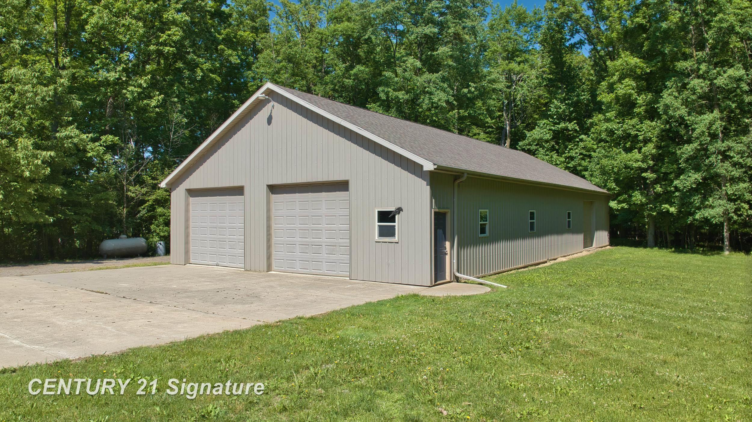 7147 Gary Road, Chesaning, MI 48616 — Photo 38