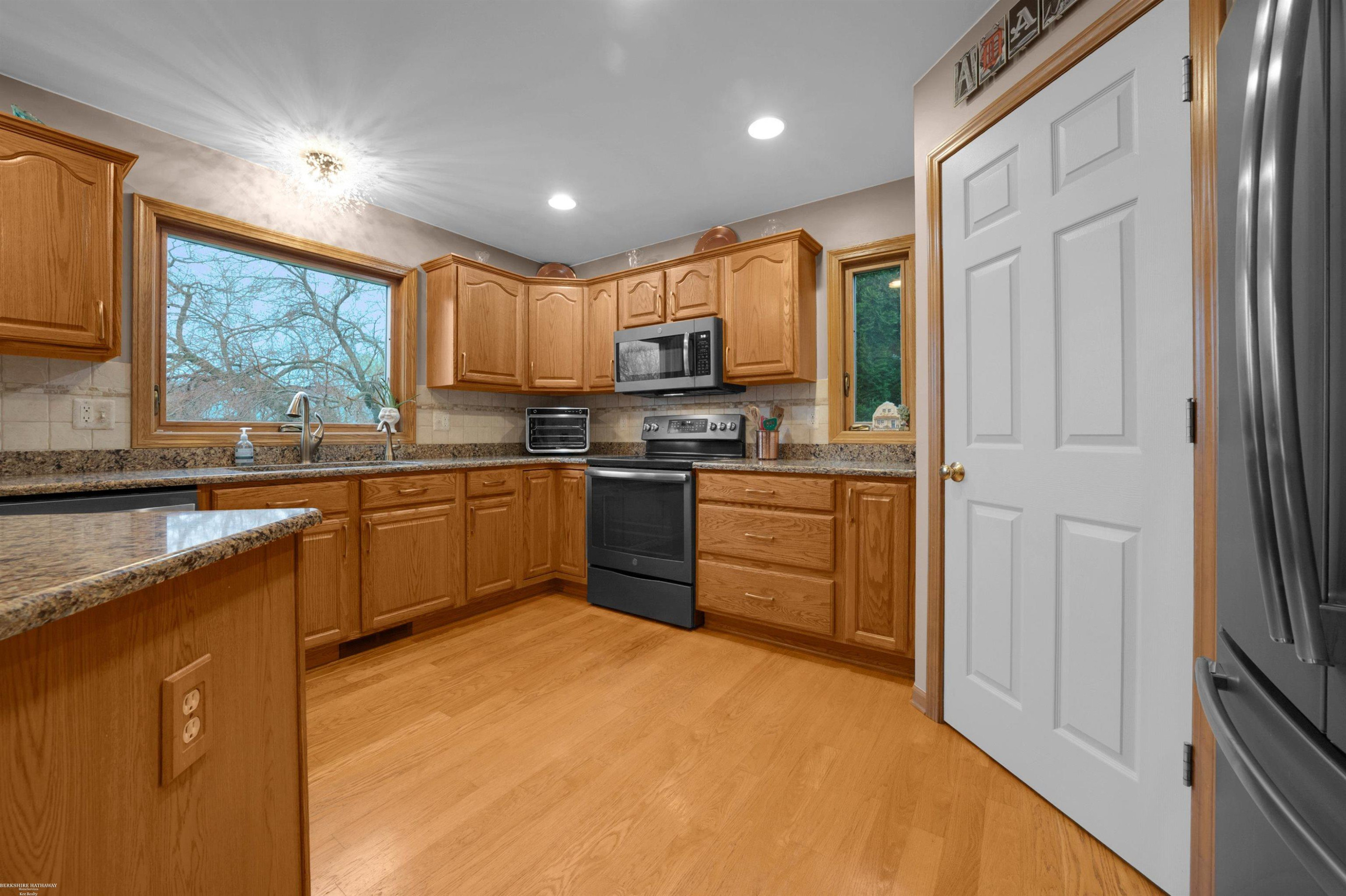 72608 Oxal Point, MI 48065 — Photo 24