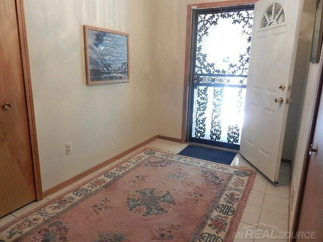 6704 Redford Circle, Troy, MI 48085 — Photo 5