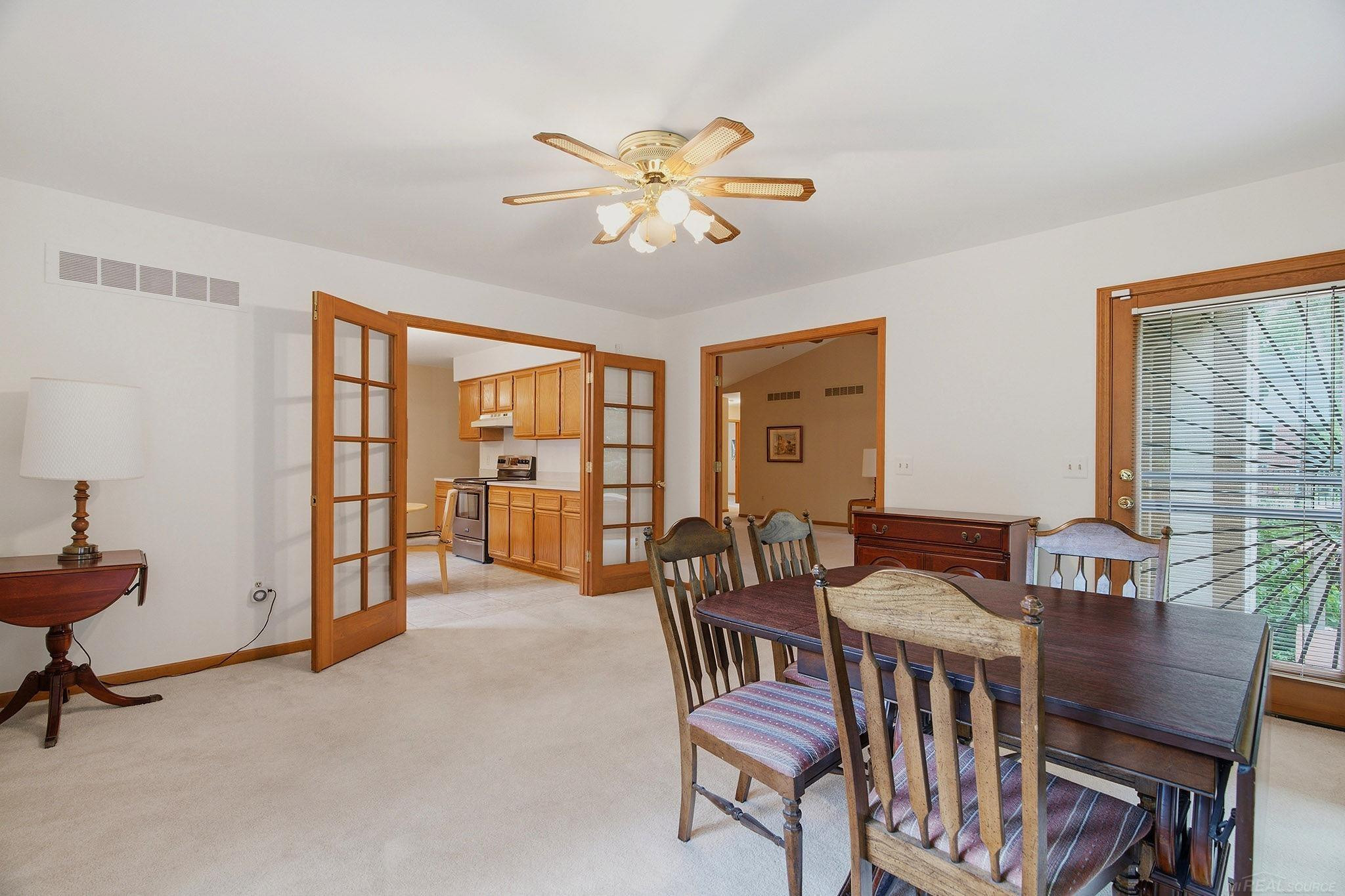 6704 Redford Circle, Troy, MI 48085 — Photo 17