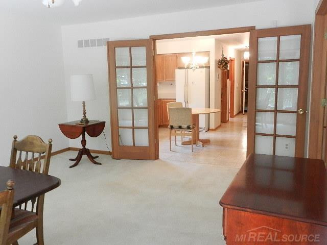 6704 Redford Circle, Troy, MI 48085 — Photo 19