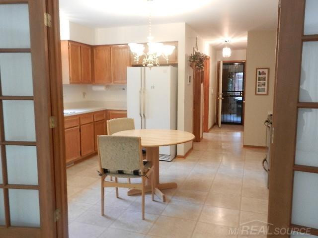 6704 Redford Circle, Troy, MI 48085 — Photo 20