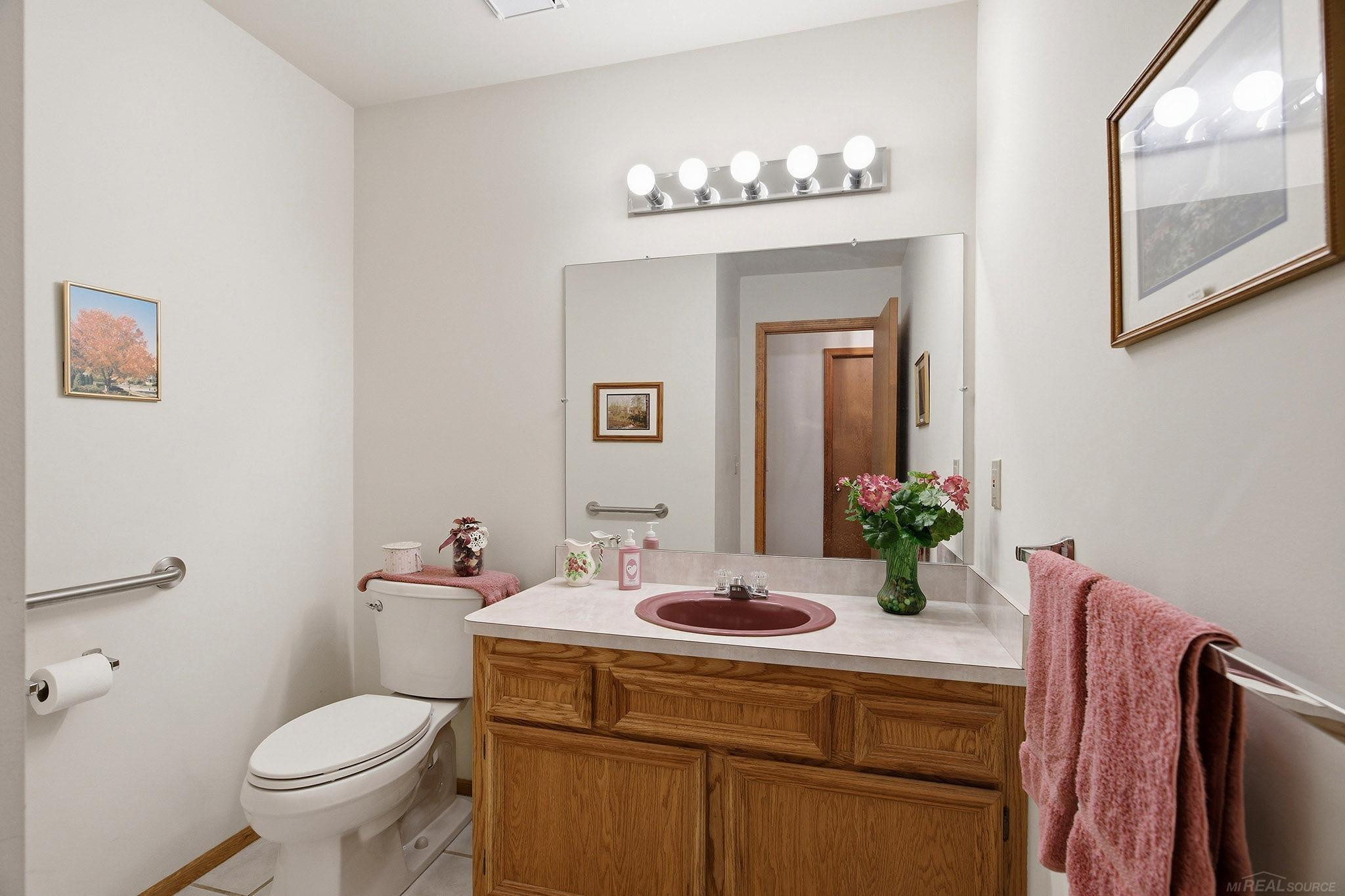6704 Redford Circle, Troy, MI 48085 — Photo 28