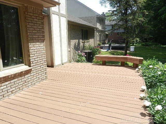 6704 Redford Circle, Troy, MI 48085 — Photo 54
