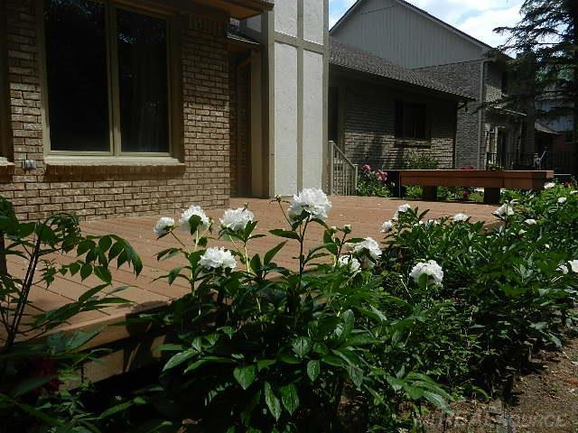 6704 Redford Circle, Troy, MI 48085 — Photo 59