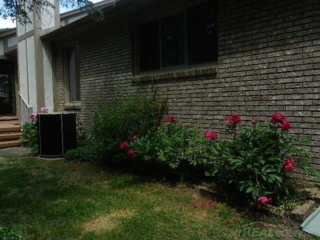 6704 Redford Circle, Troy, MI 48085 — Photo 60