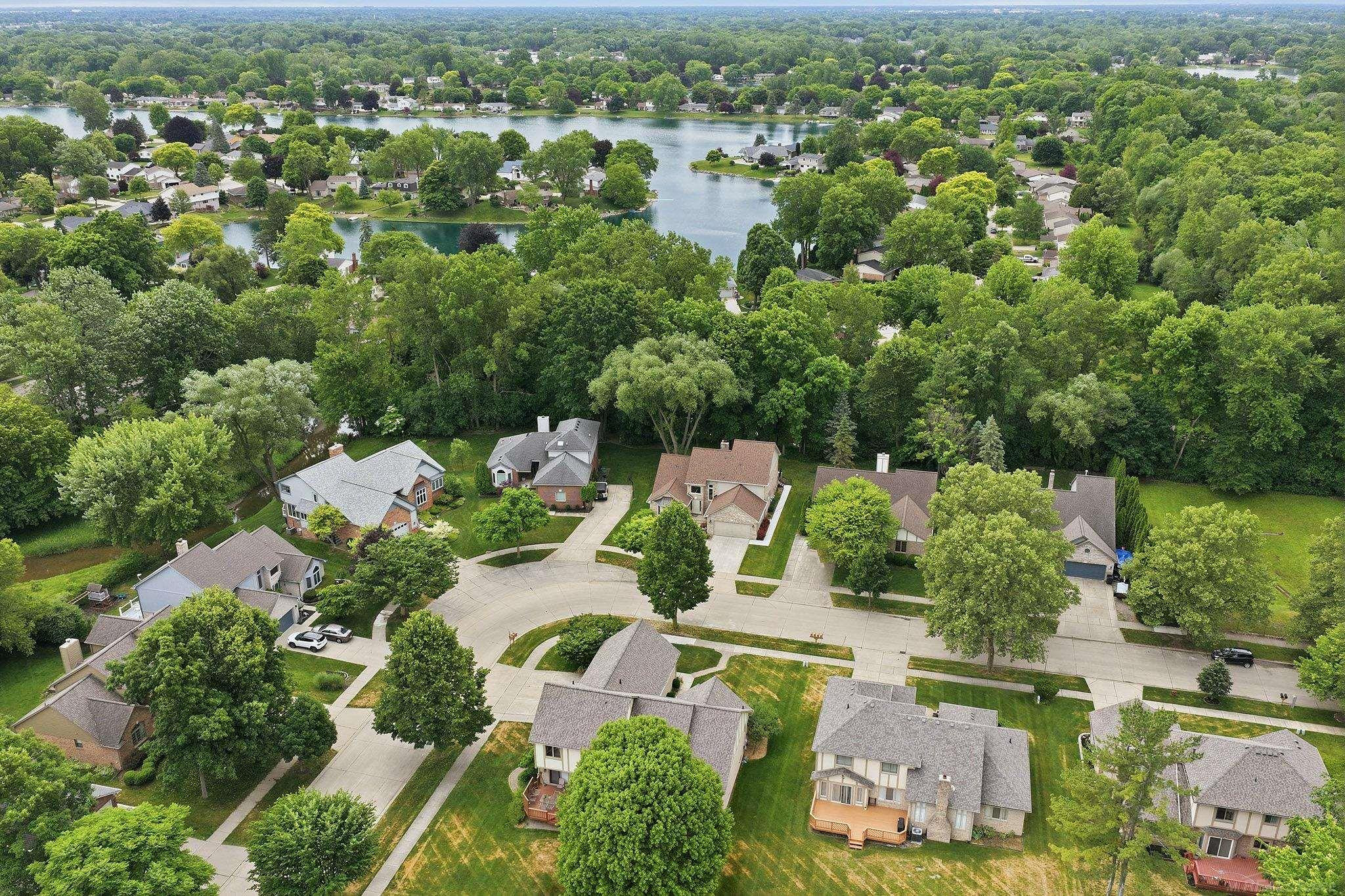 6704 Redford Circle, Troy, MI 48085 — Photo 71