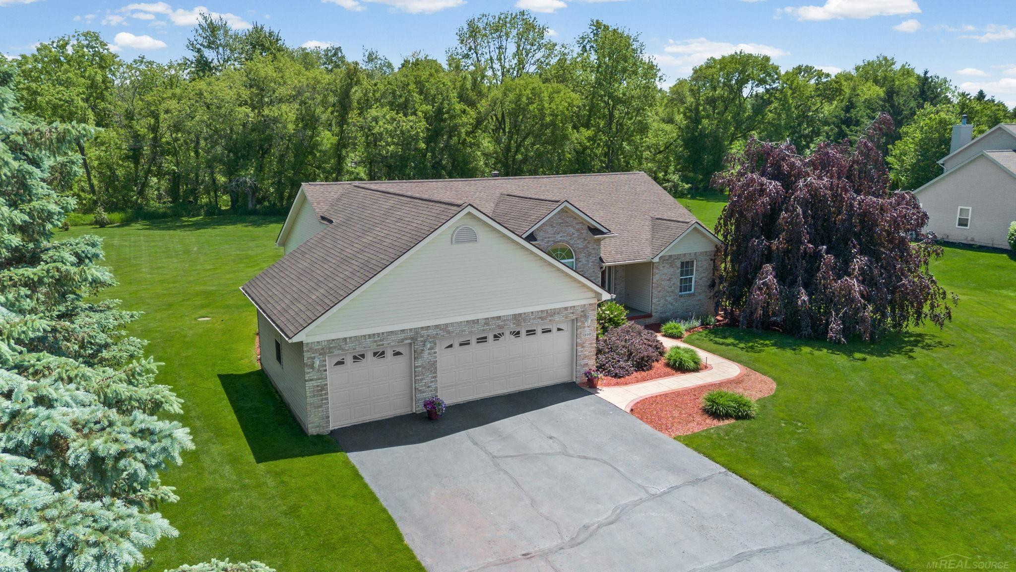 5800 Jeanne Marie Drive, White Lake, MI 48383 — Photo 2