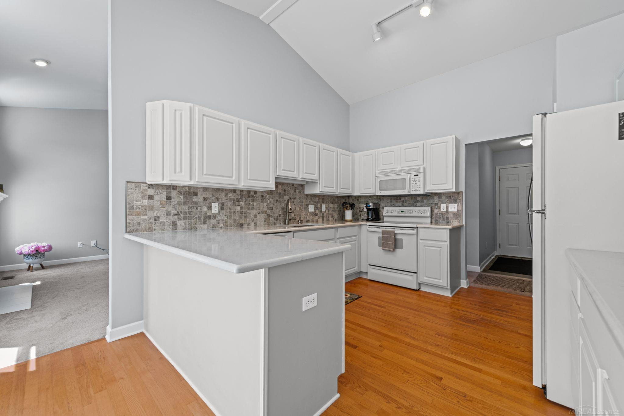 5800 Jeanne Marie Drive, White Lake, MI 48383 — Photo 30