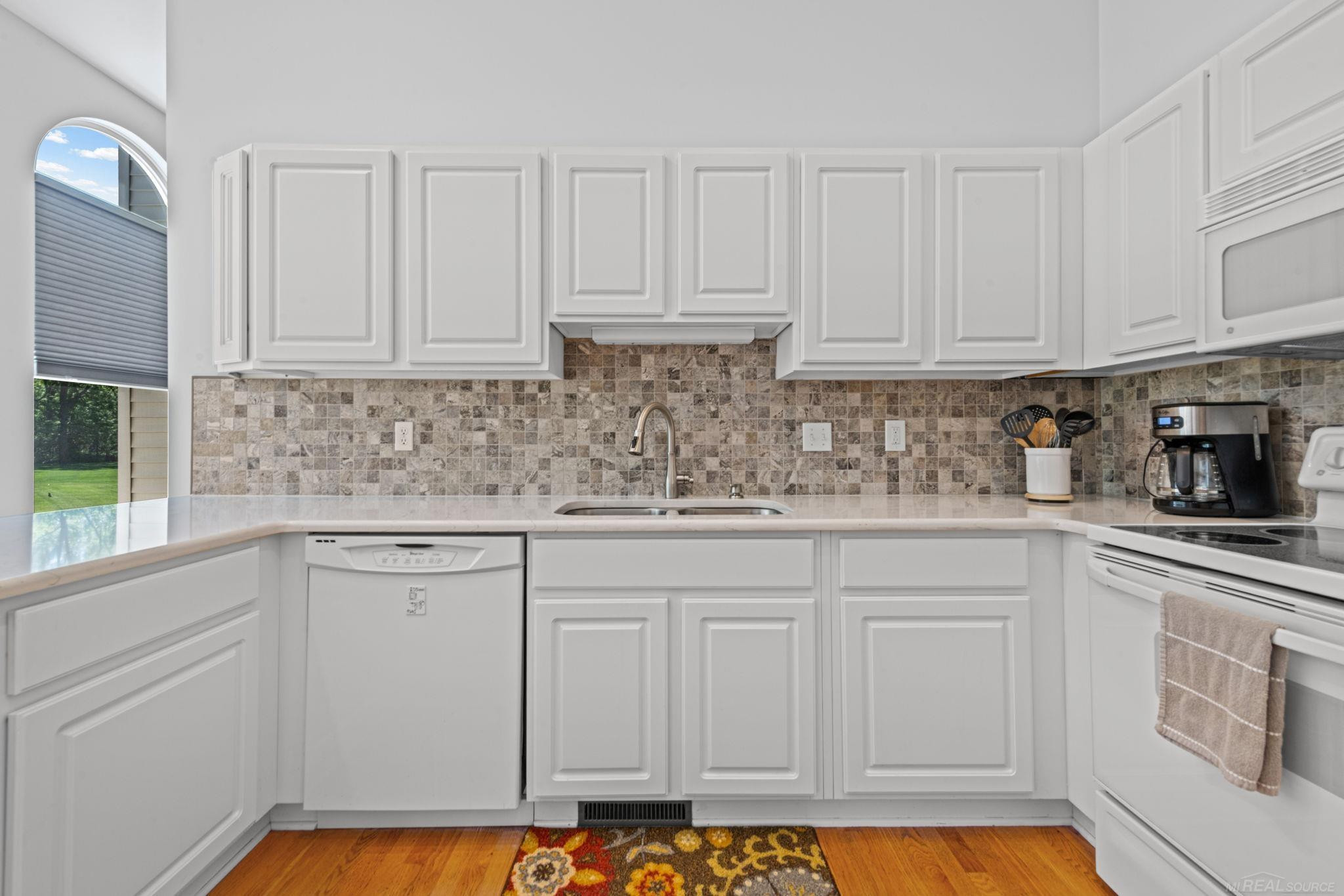 5800 Jeanne Marie Drive, White Lake, MI 48383 — Photo 34