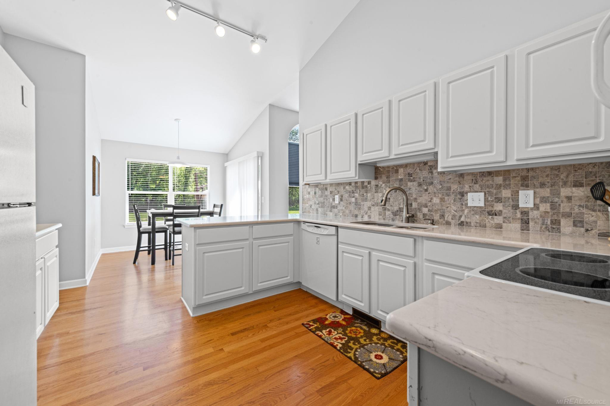 5800 Jeanne Marie Drive, White Lake, MI 48383 — Photo 35