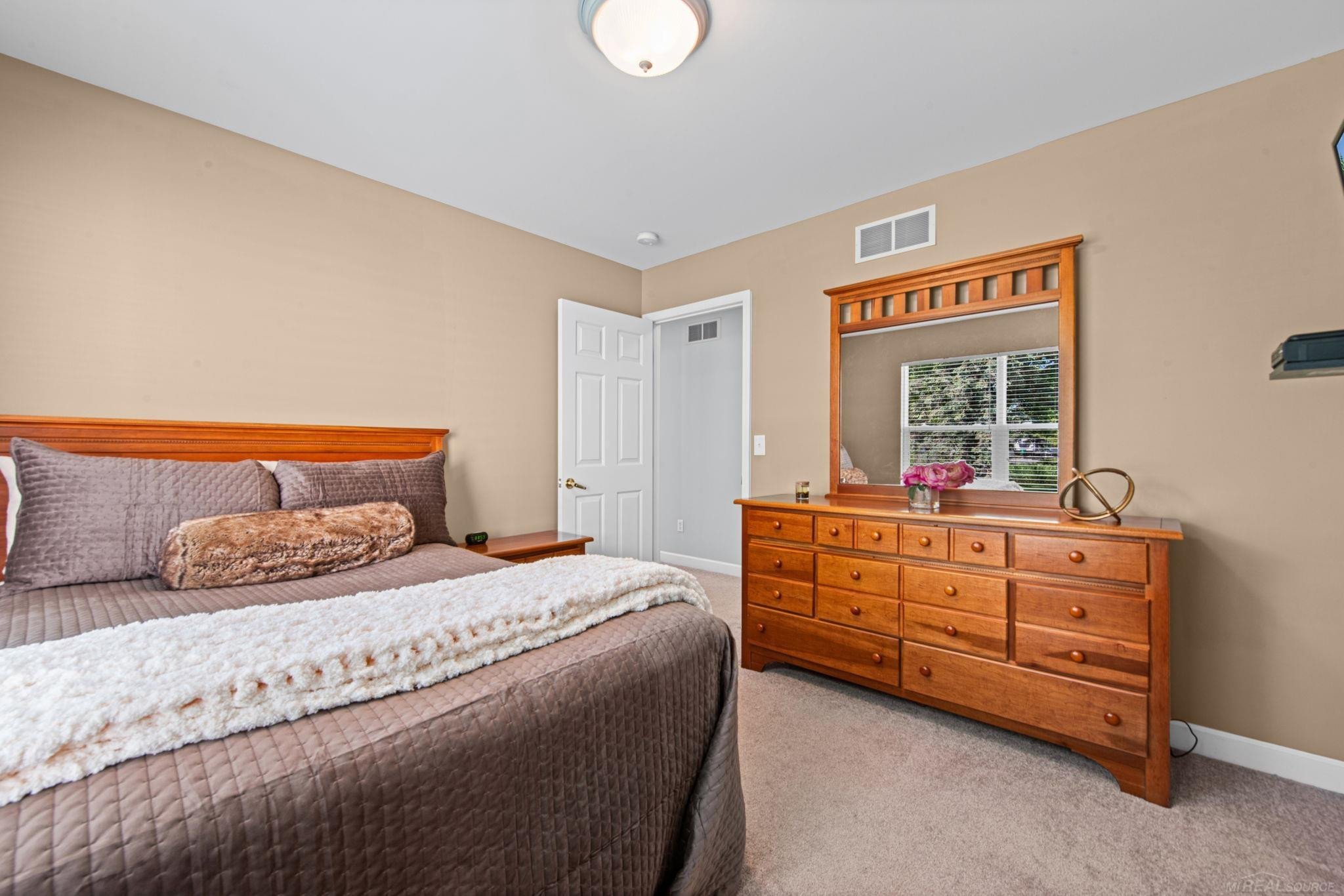 5800 Jeanne Marie Drive, White Lake, MI 48383 — Photo 37