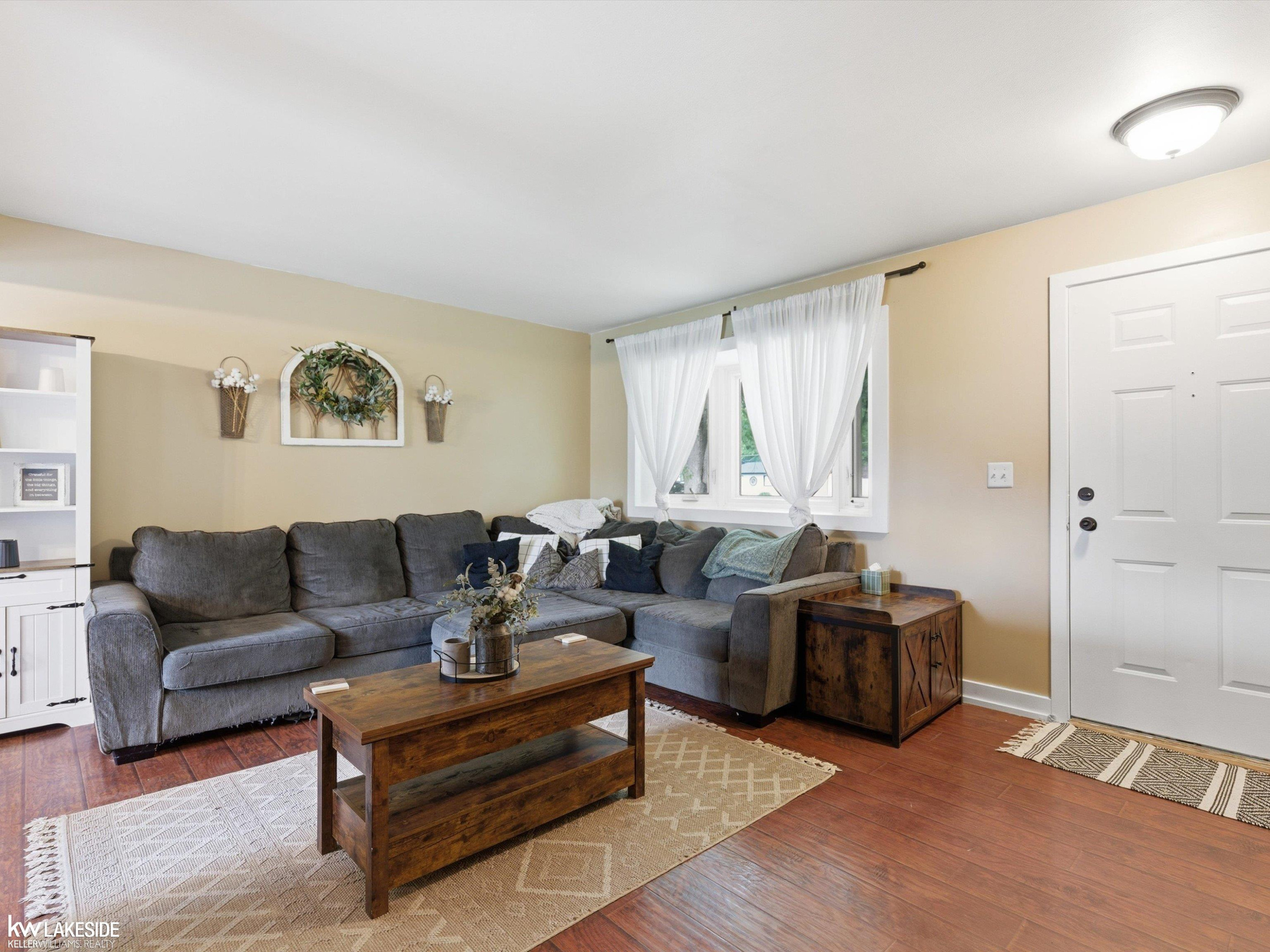 45709 Wakefield Street, Utica, MI 48317 — Photo 3