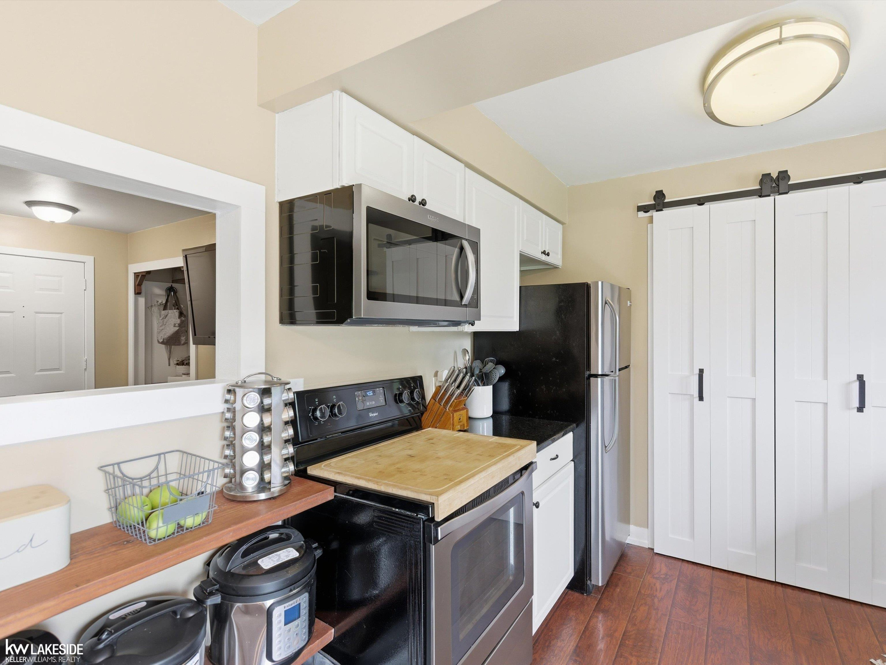 45709 Wakefield Street, Utica, MI 48317 — Photo 11