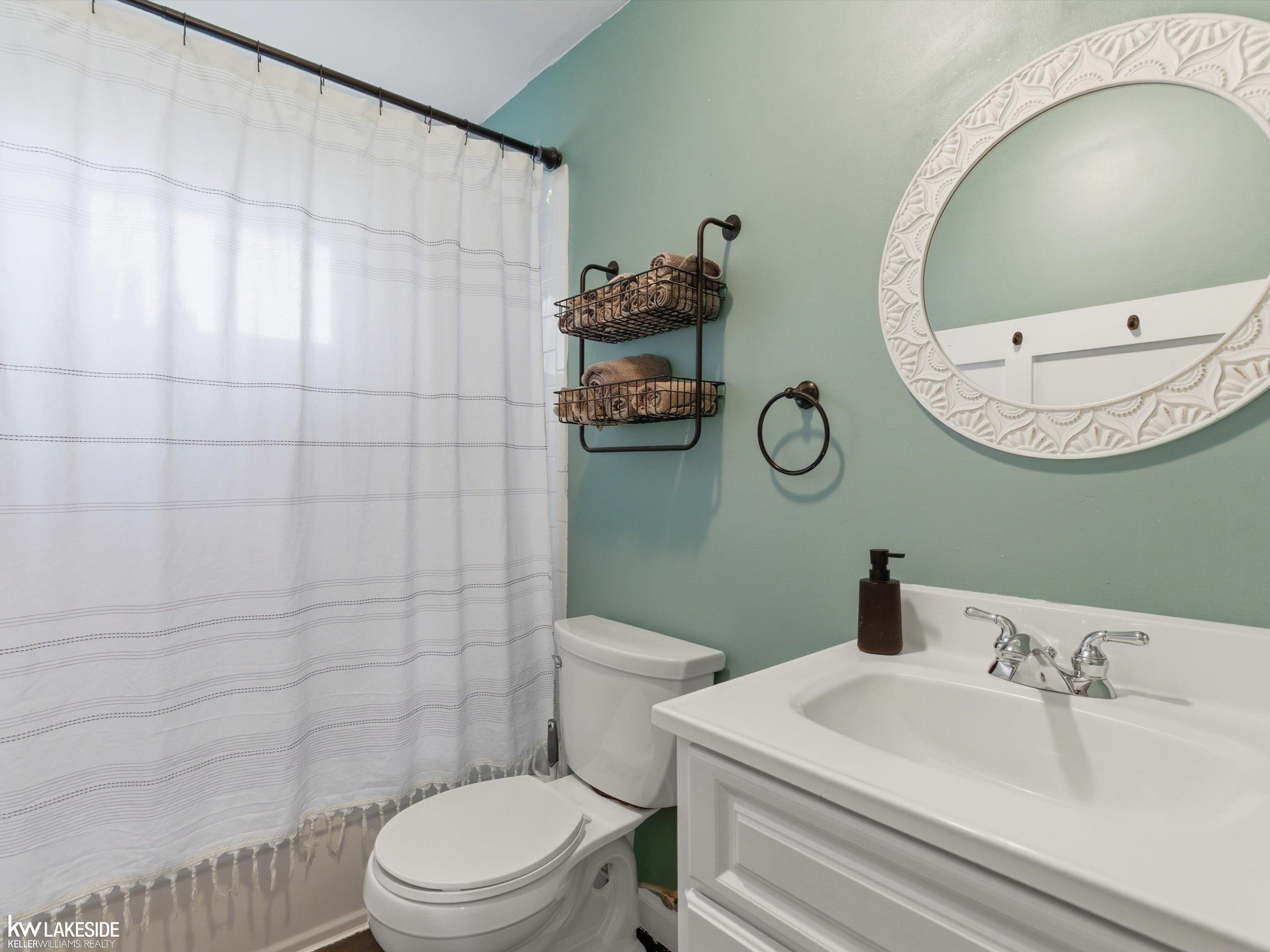 45709 Wakefield Street, Utica, MI 48317 — Photo 16