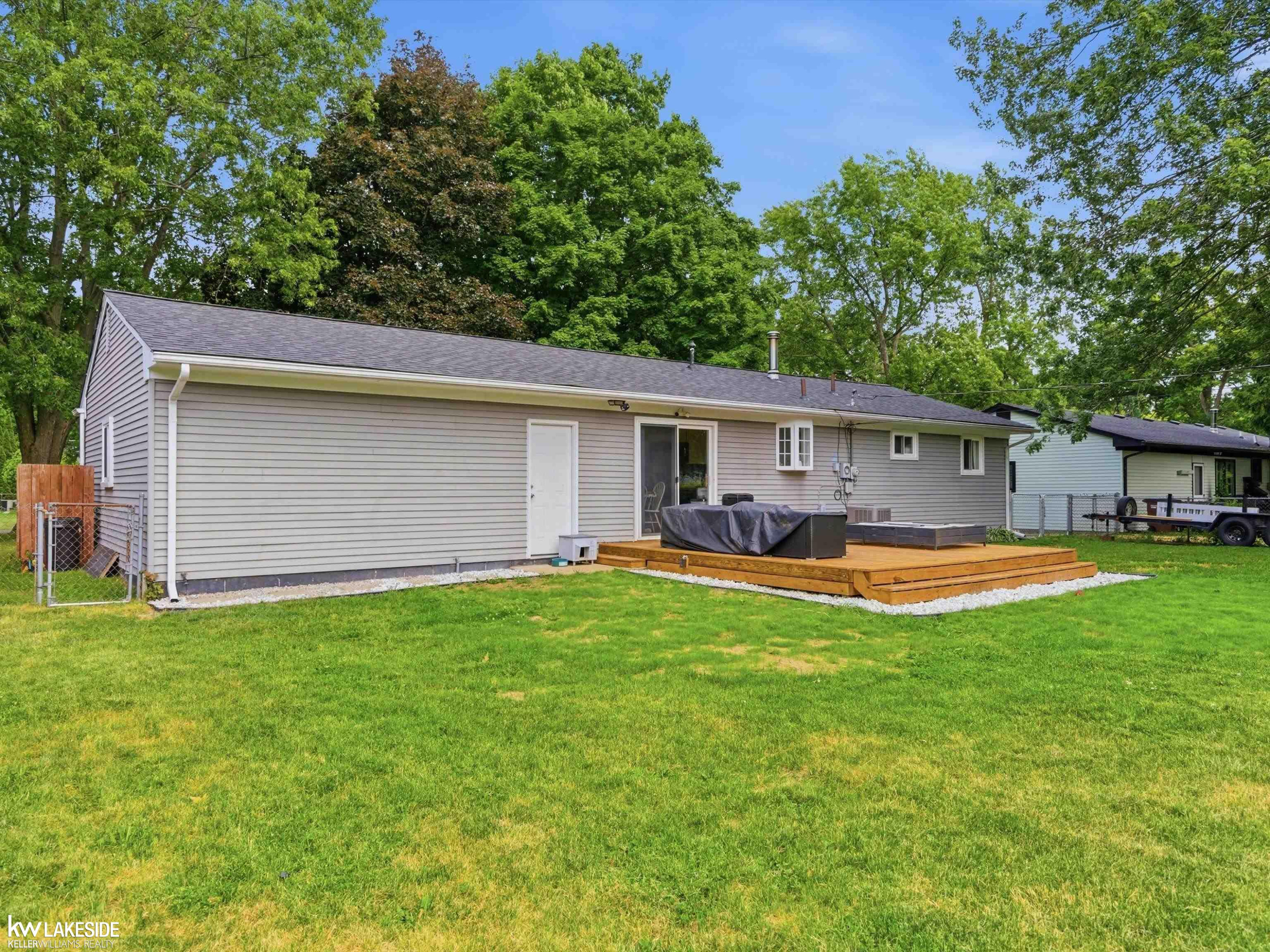 45709 Wakefield Street, Utica, MI 48317 — Photo 18