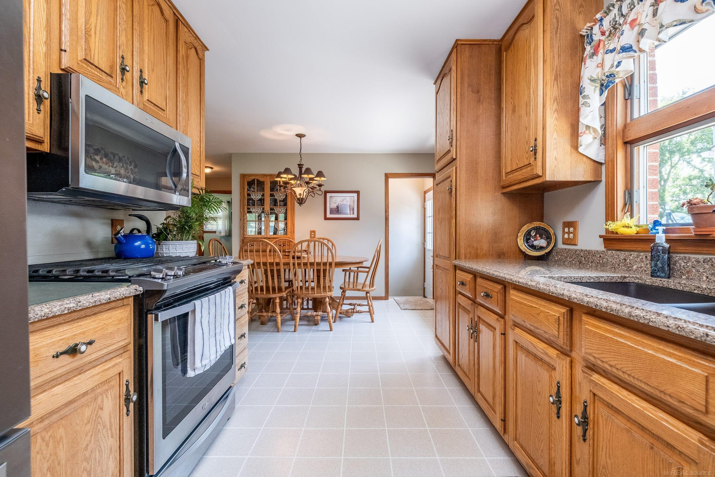 7368 Kubis Street, Westland, MI — Photo 10